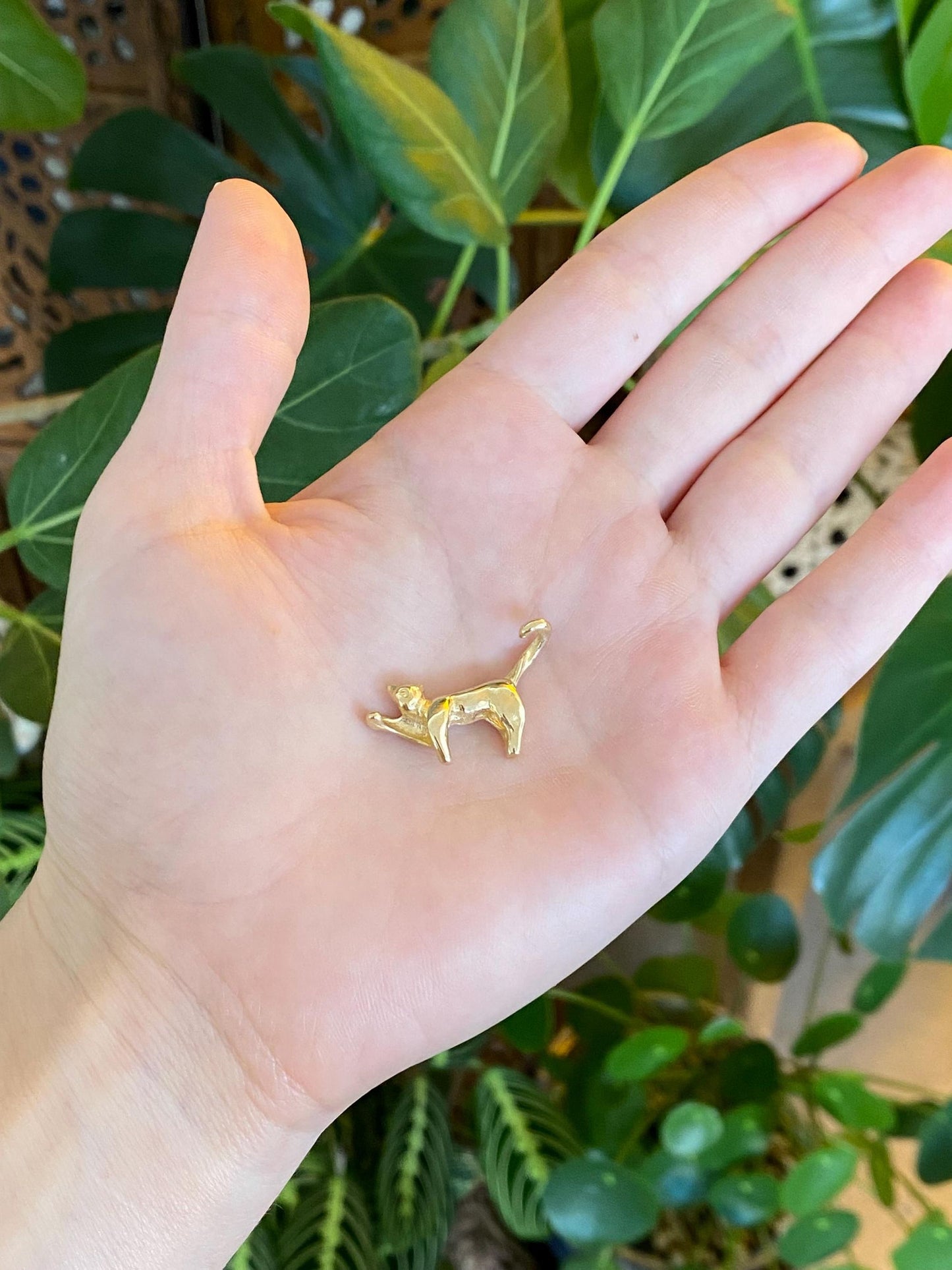Vintage Solid 14k Yellow Gold Hanging Cat Charm
