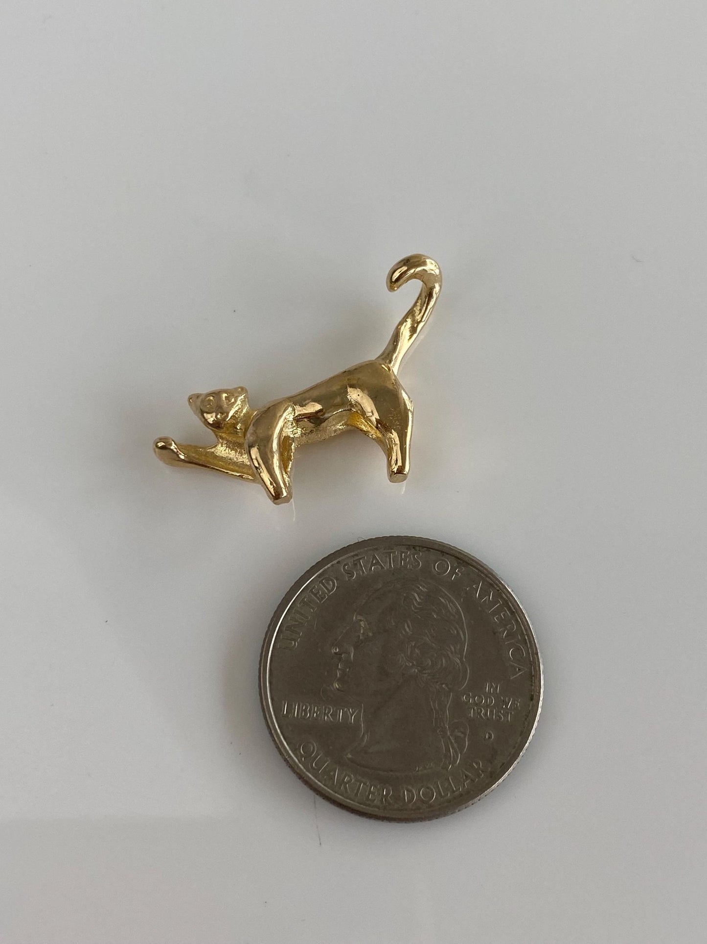Vintage Solid 14k Yellow Gold Hanging Cat Charm