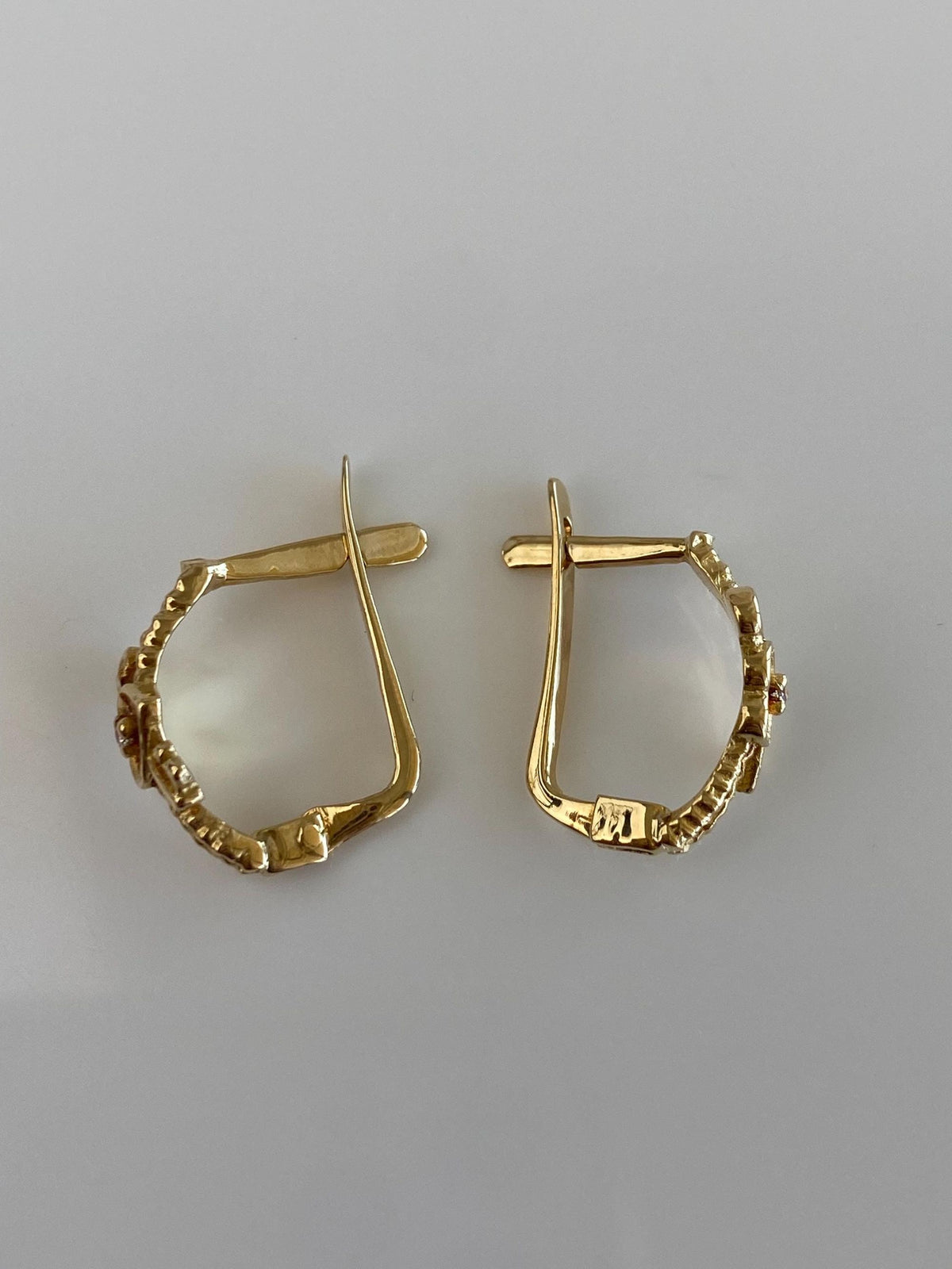 Vintage Solid 14k Yellow Gold Diamond Heart Arrow Drop Earrings
