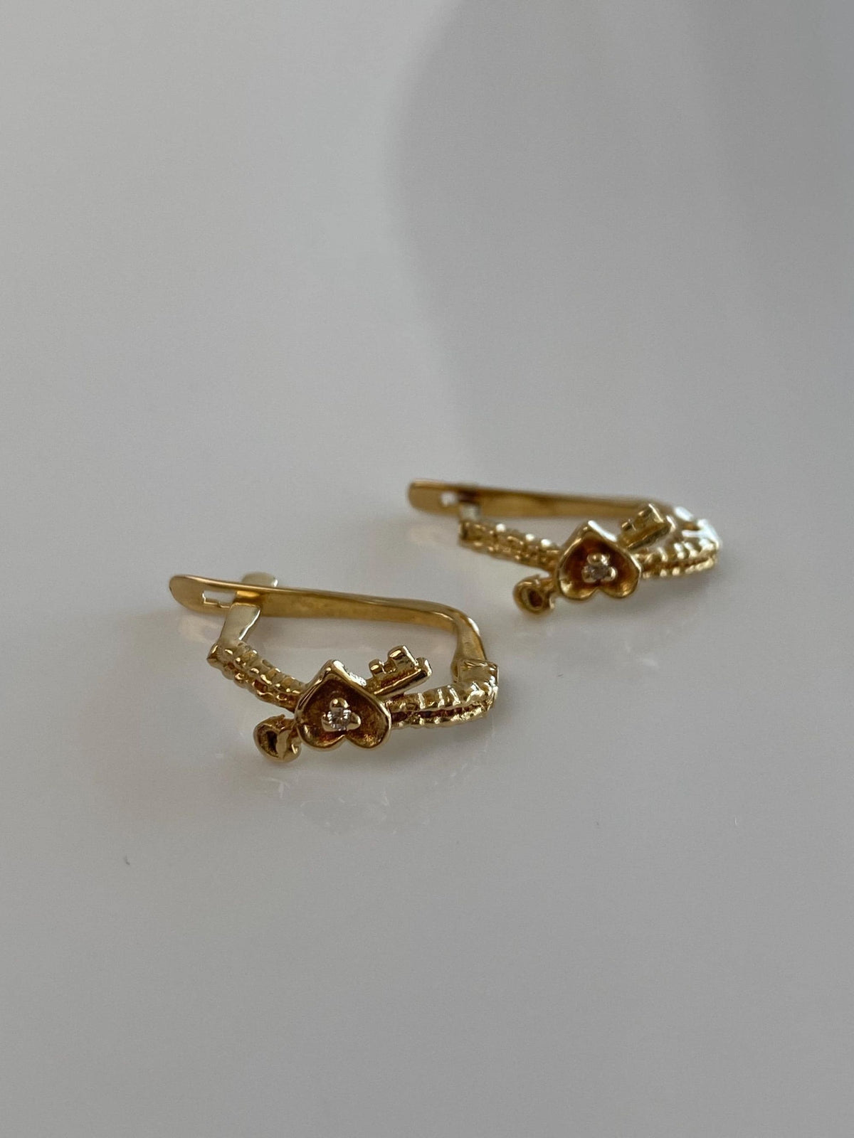Vintage Solid 14k Yellow Gold Diamond Heart Arrow Drop Earrings