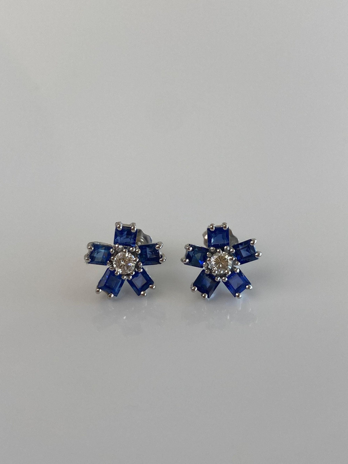 Vintage Solid 14k White Gold Diamond Blue Sapphire Flower Stud Earrings