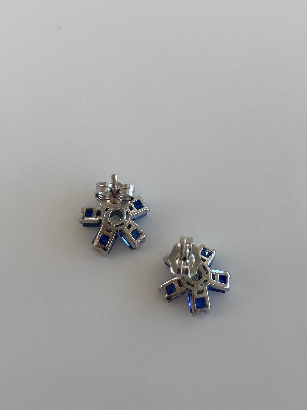 Vintage Solid 14k White Gold Diamond Blue Sapphire Flower Stud Earrings