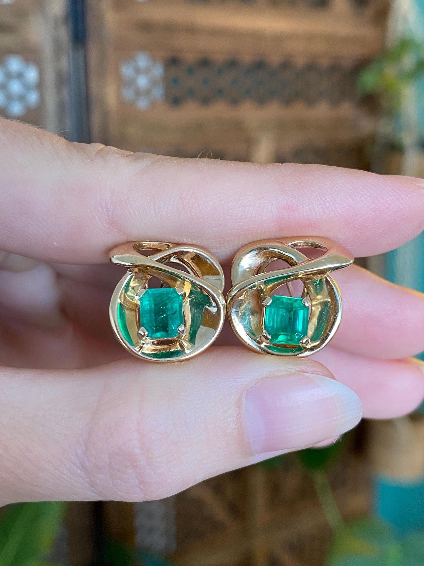 Vintage Solid 14k Yellow Gold Emerald Drop Earrings