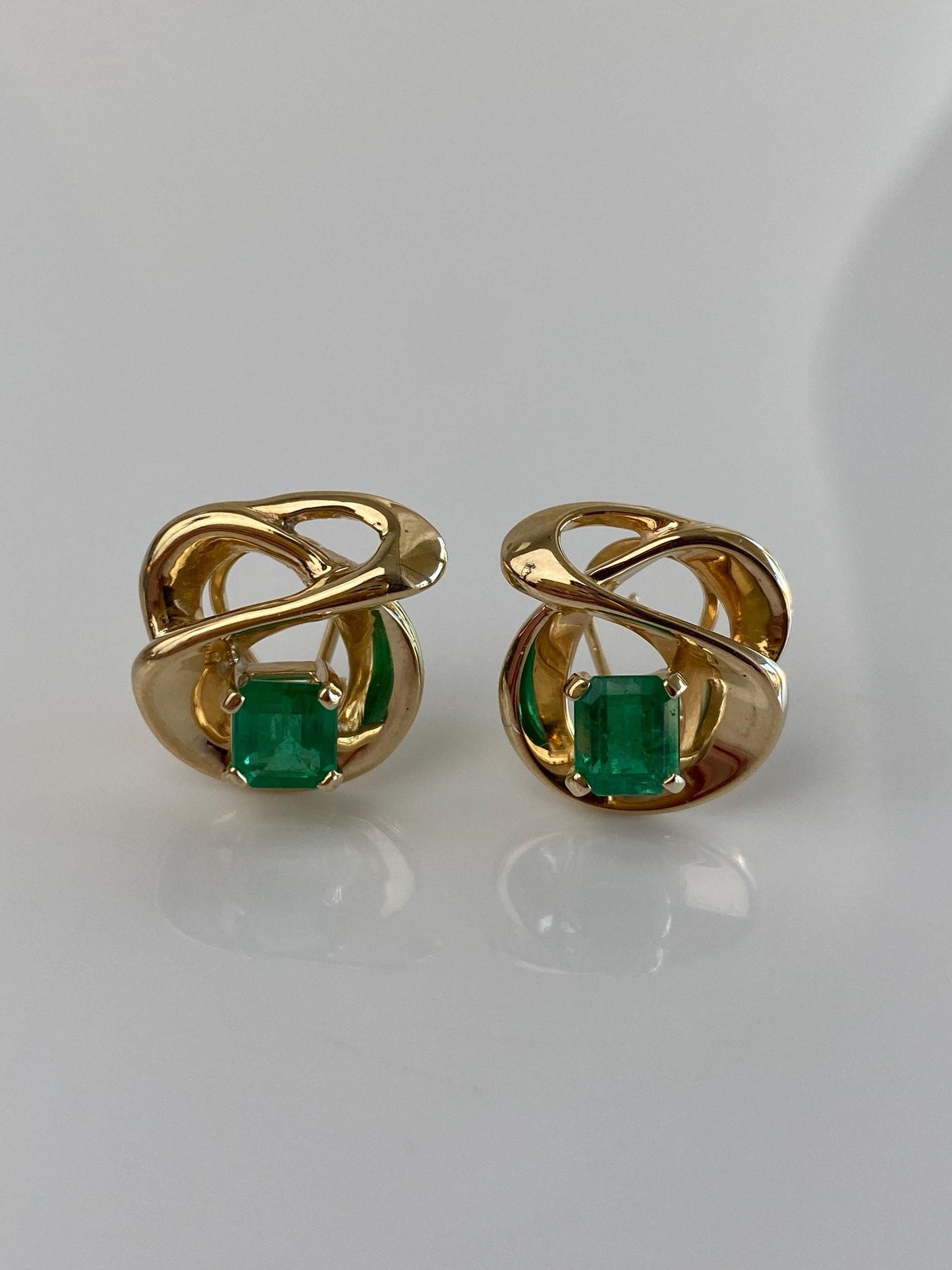 Vintage Solid 14k Yellow Gold Emerald Drop Earrings