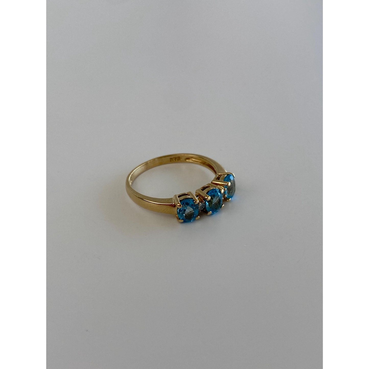 Vintage Solid 14k Yellow Gold Triple Topaz Ring - Size 6.75