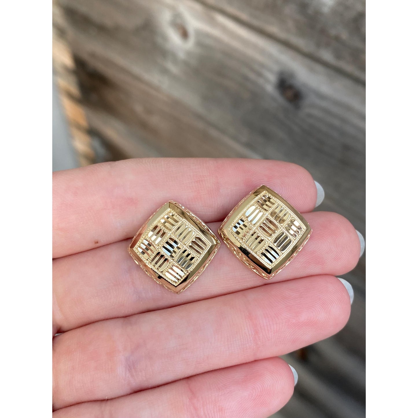 Vintage Solid 14k Yellow Gold Diamond Cut Square Stud Earrings