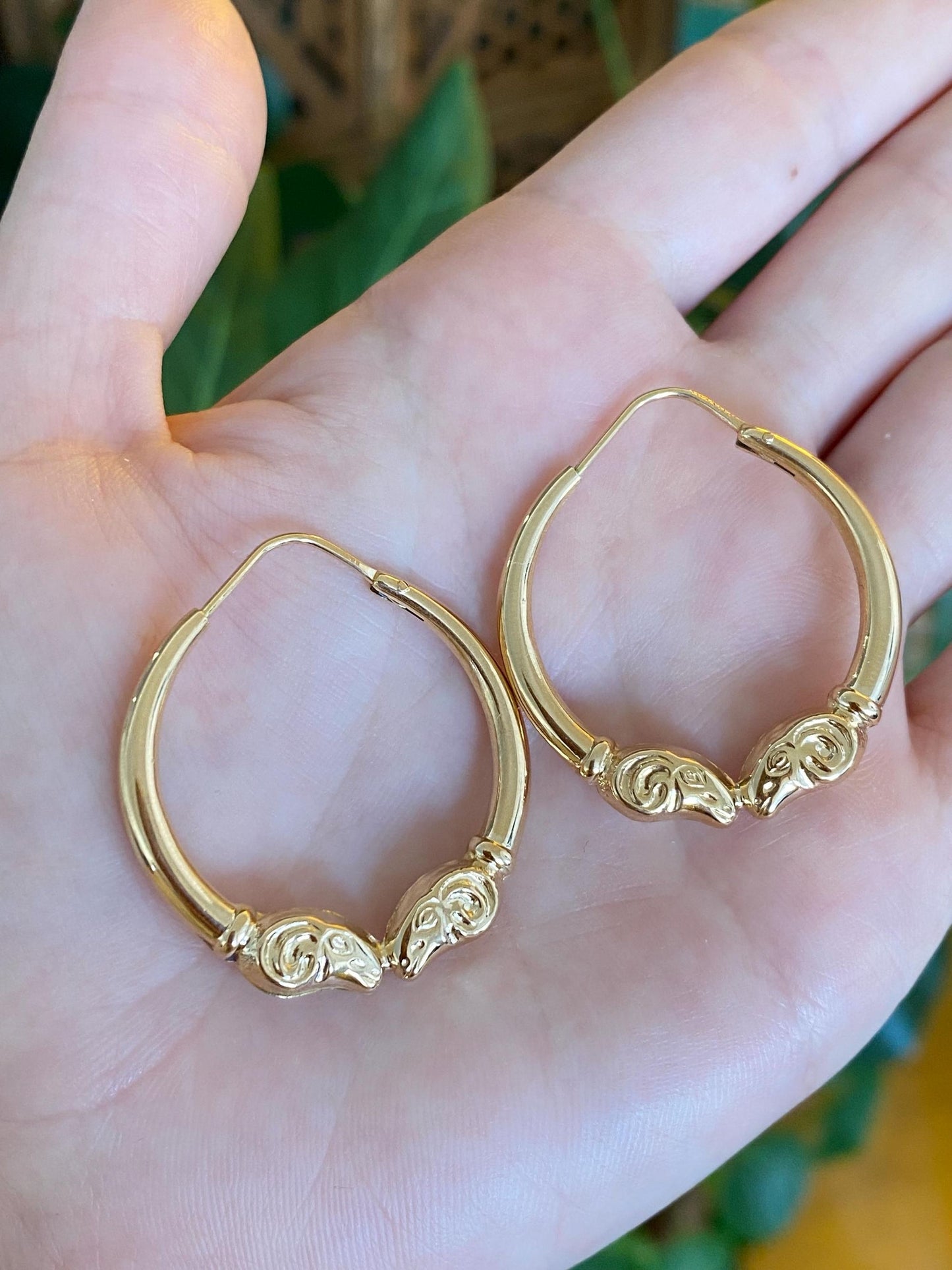 Vintage 18k Yellow Gold Ram Hoop Earrings