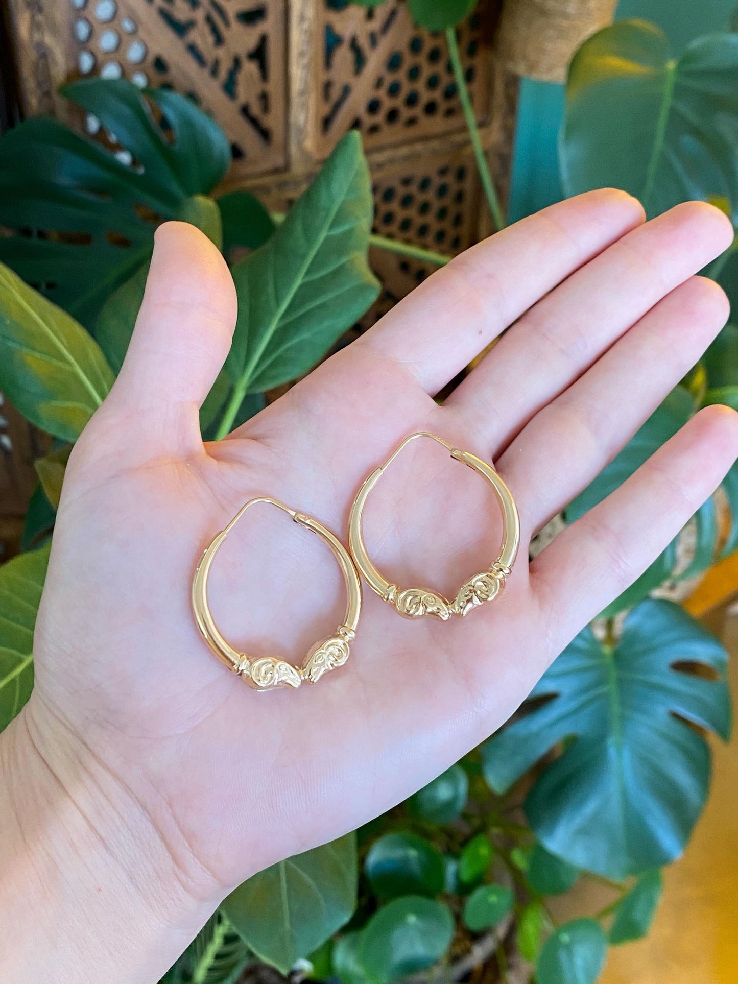 Vintage 18k Yellow Gold Ram Hoop Earrings
