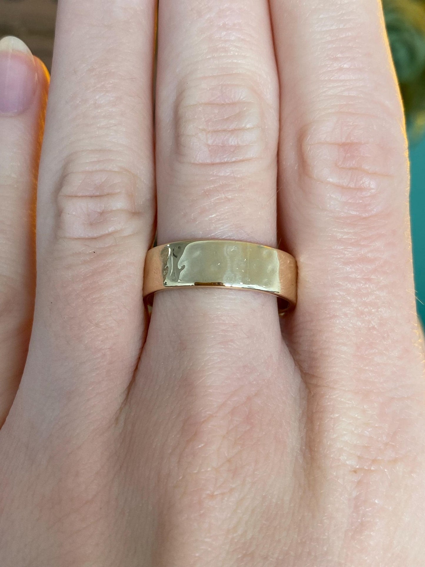 Vintage Solid 14k Yellow Gold Hammered Dot Texture Ring Band - Size 9.25