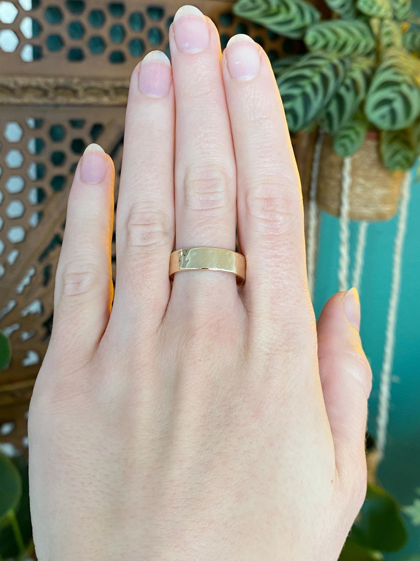Vintage Solid 14k Yellow Gold Hammered Dot Texture Ring Band - Size 9.25