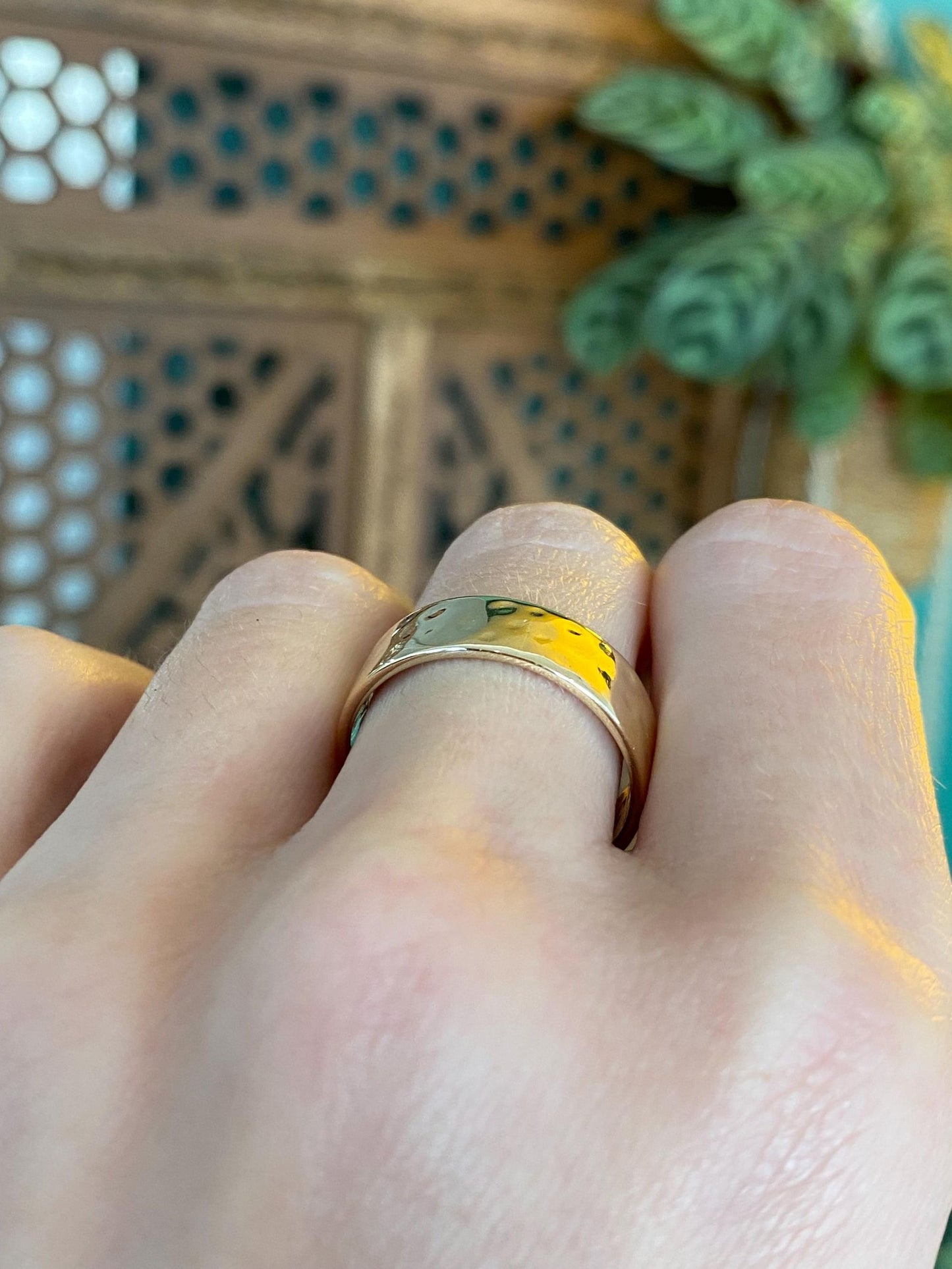 Vintage Solid 14k Yellow Gold Hammered Dot Texture Ring Band - Size 9.25