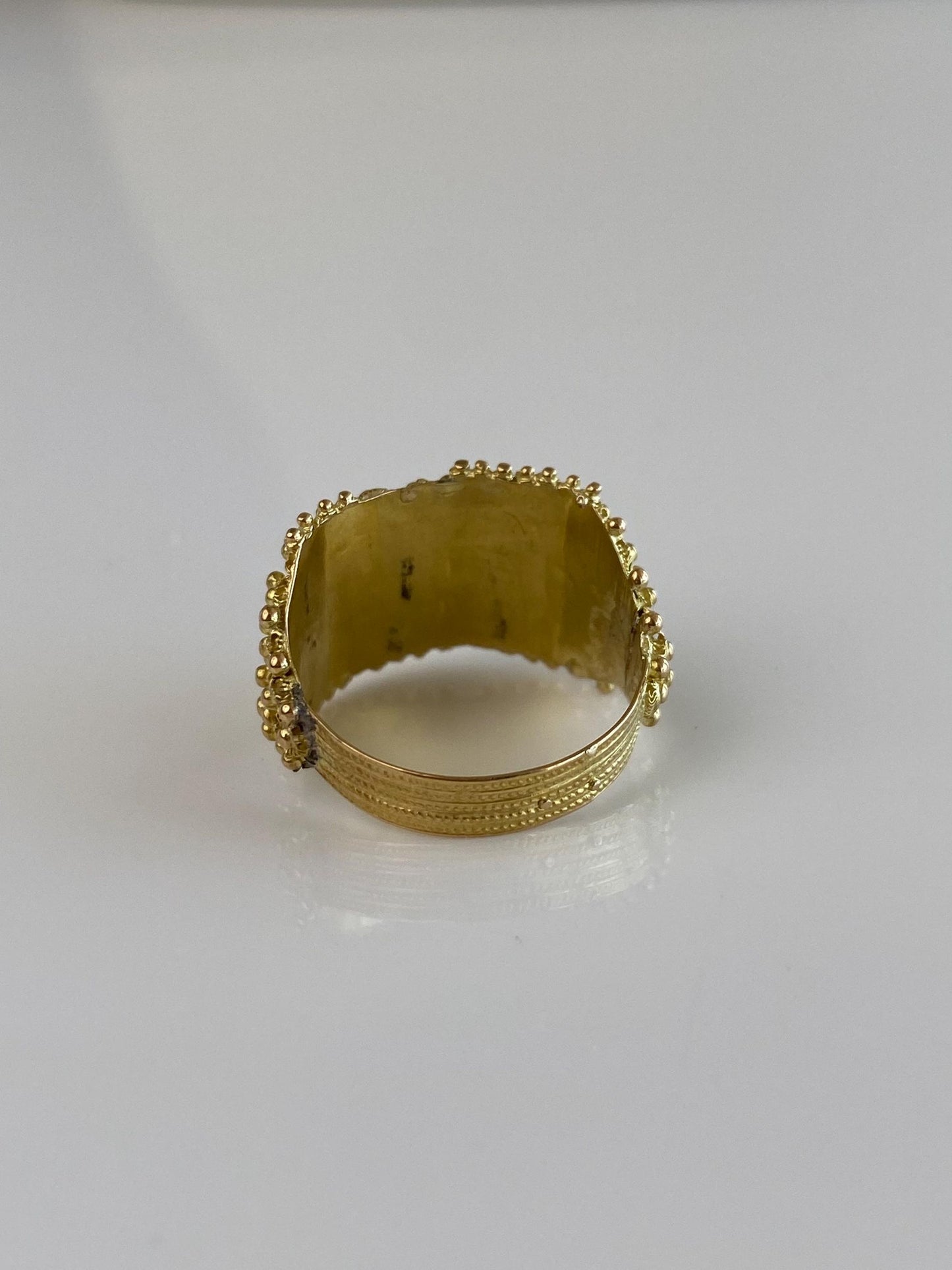 Vintage Solid 18k Yellow Gold Granuales Ring - Size 7