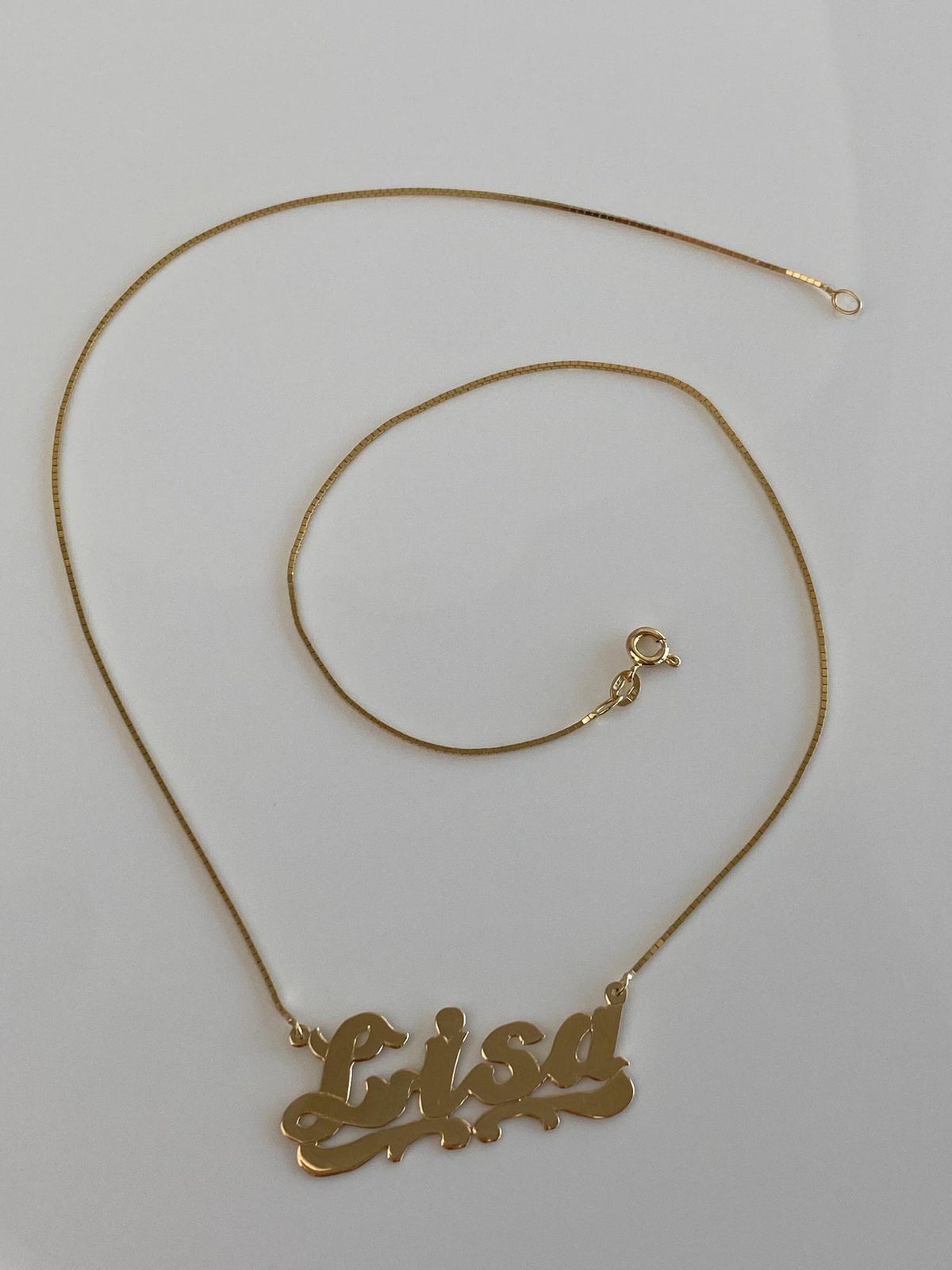 Vintage Solid 14k Yellow Gold 'Lisa' Nameplate Box Chain Necklace - 17.5 inches
