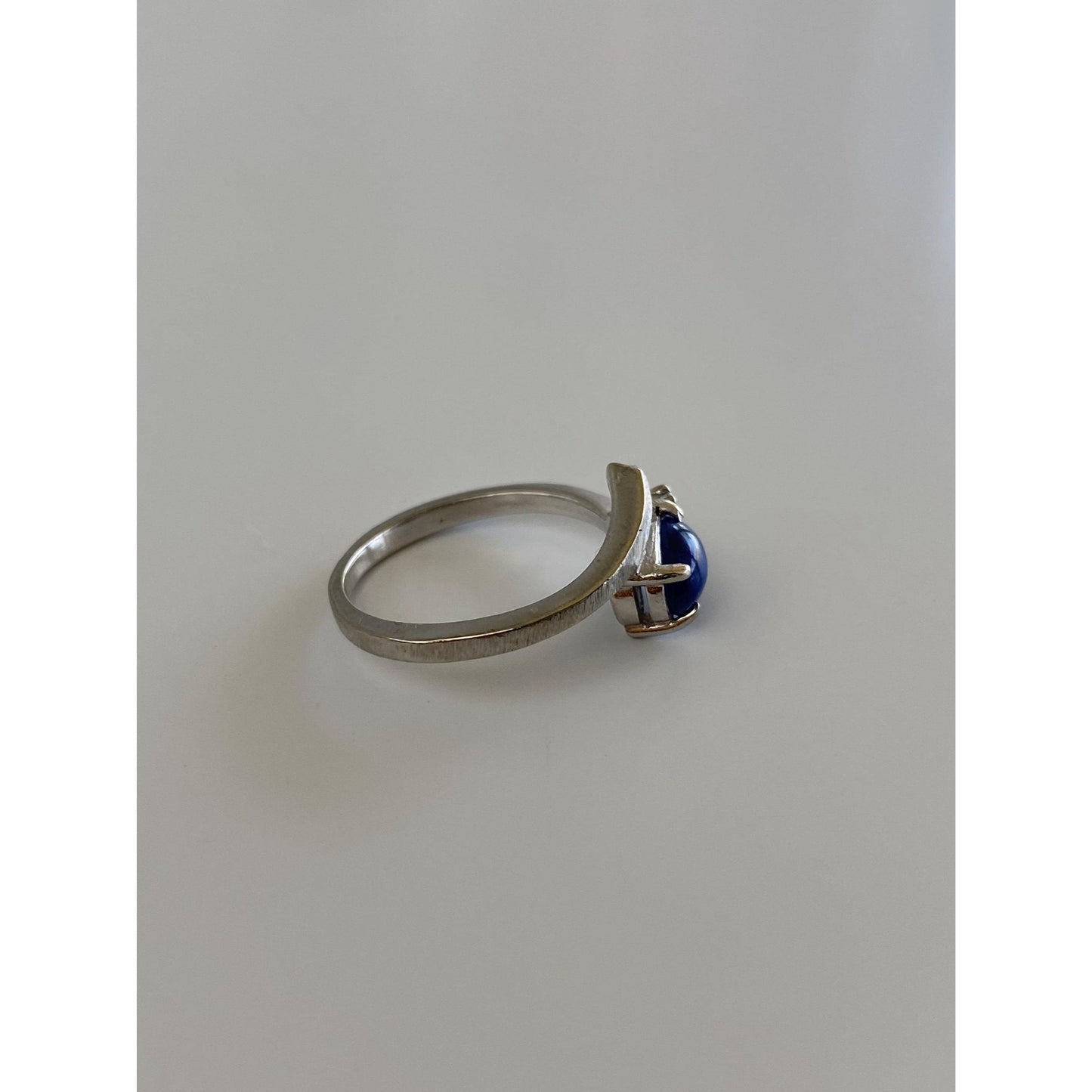 Vintage Solid 14k White Gold Diamond Blue Star Sapphire Ring - Size 5.5
