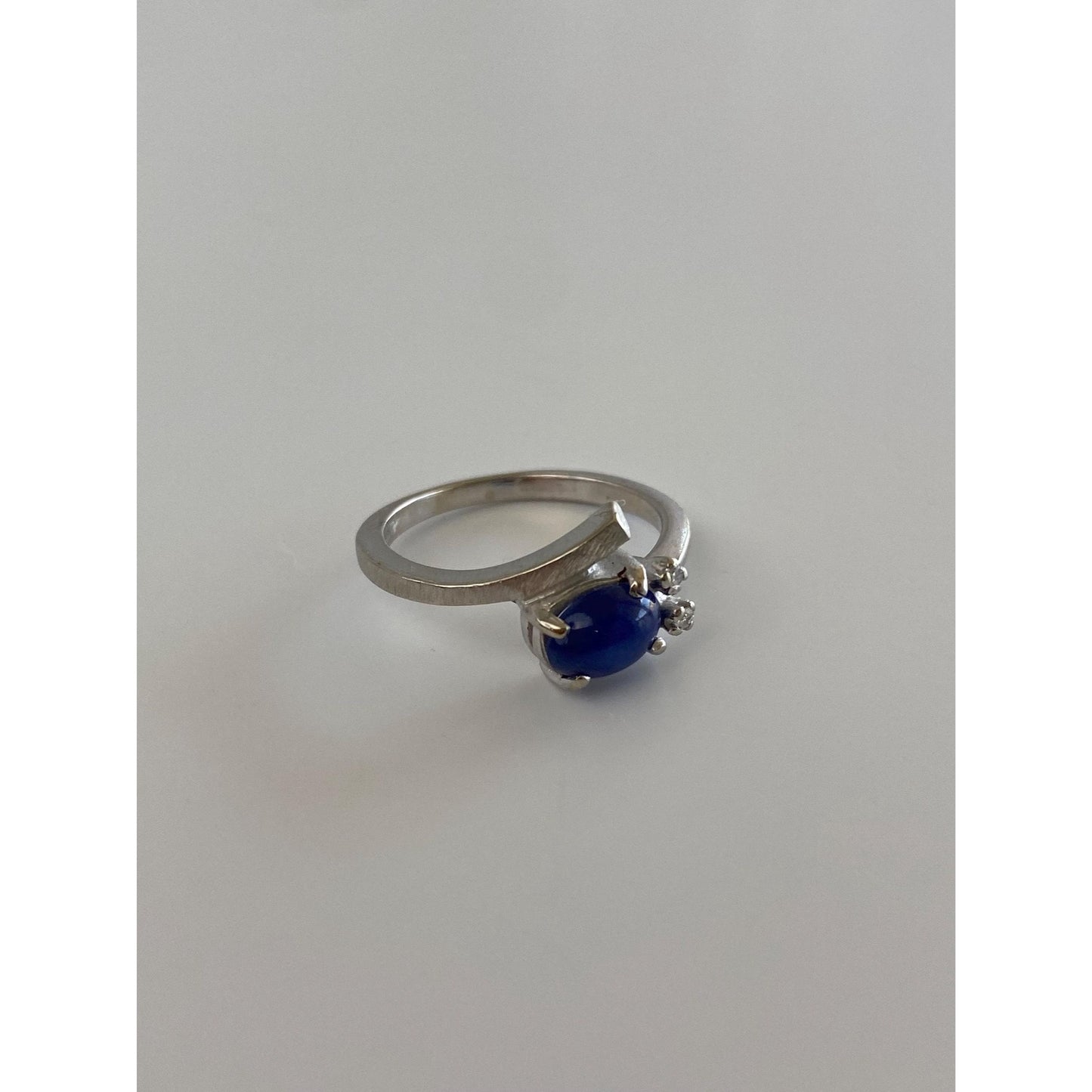 Vintage Solid 14k White Gold Diamond Blue Star Sapphire Ring - Size 5.5