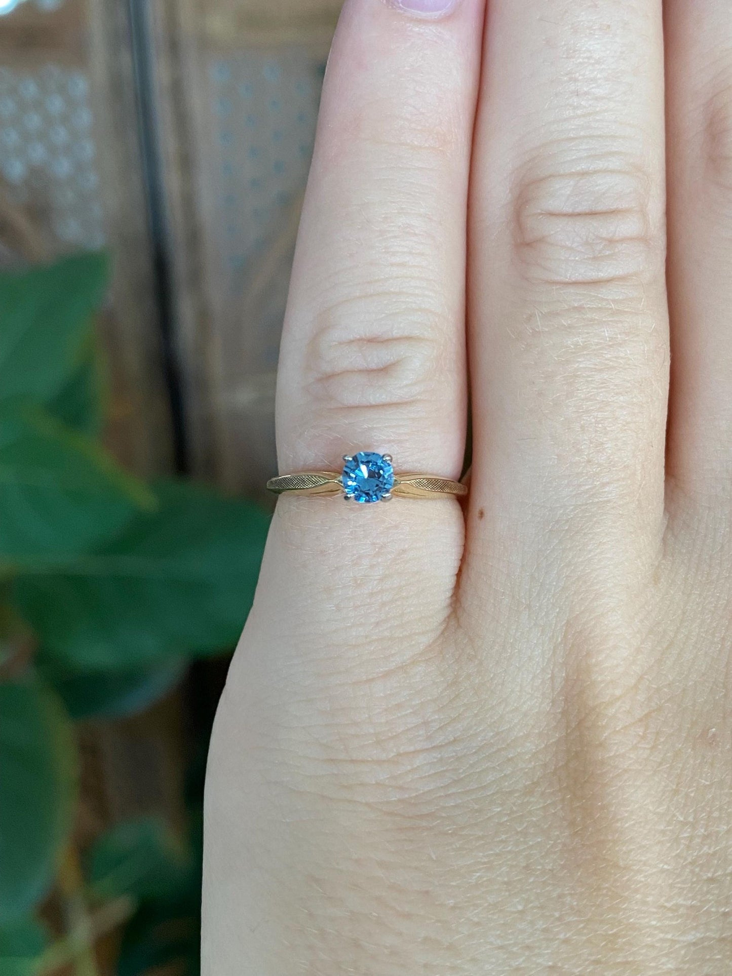 Solid 18k White & Yellow Gold Topaz Ring - Size 3.75