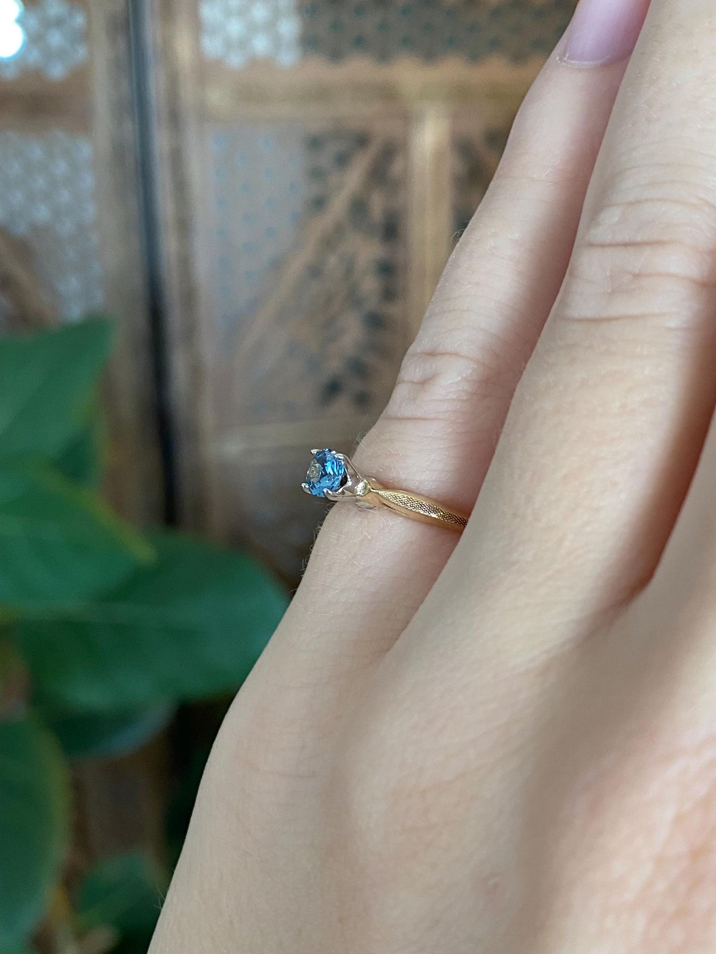 Solid 18k White & Yellow Gold Topaz Ring - Size 3.75