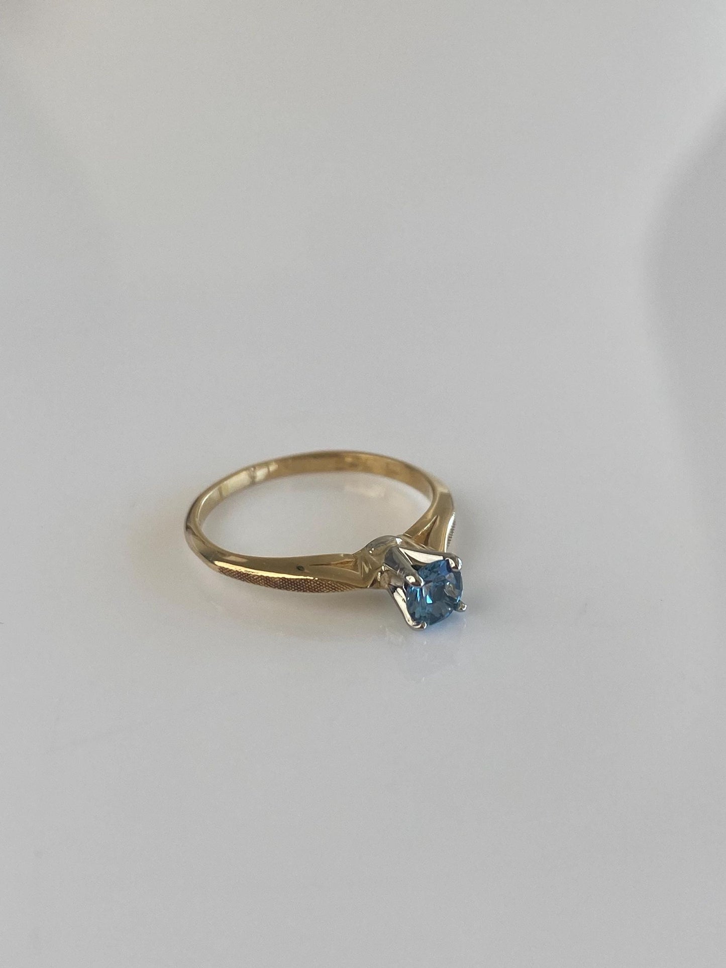 Solid 18k White & Yellow Gold Topaz Ring - Size 3.75