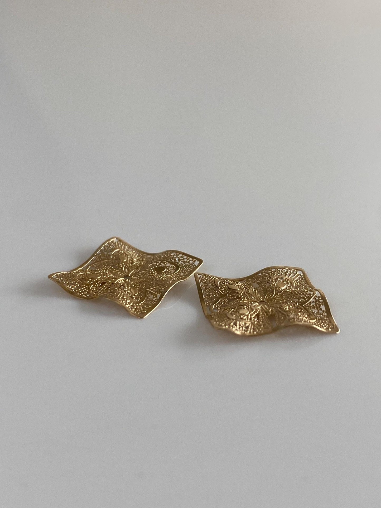 Vintage Solid 14k Yellow Gold Open Work Filigree Earring Jackets