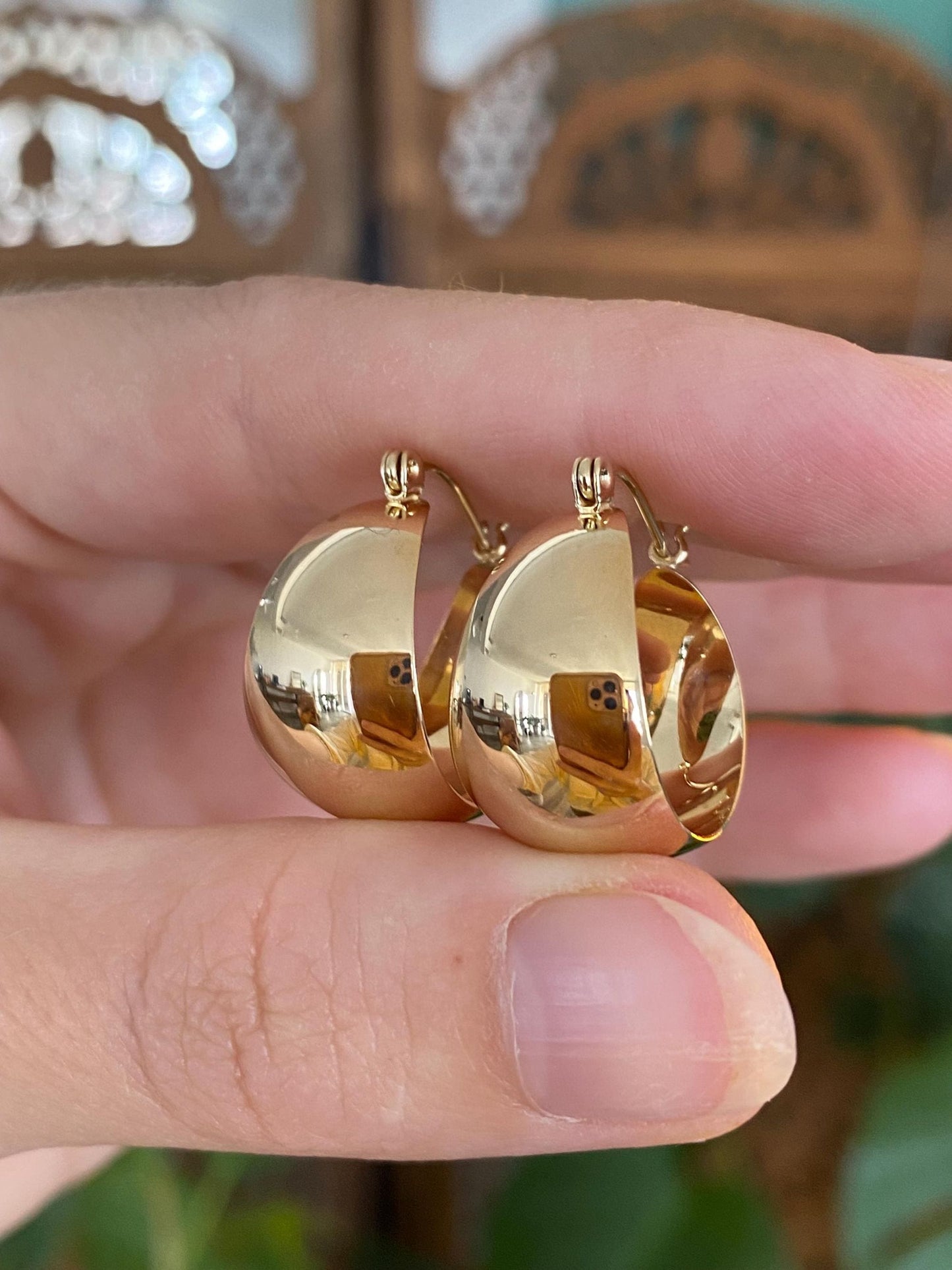 Vintage Solid 14k Yellow Gold Bucket Hoop Earrings
