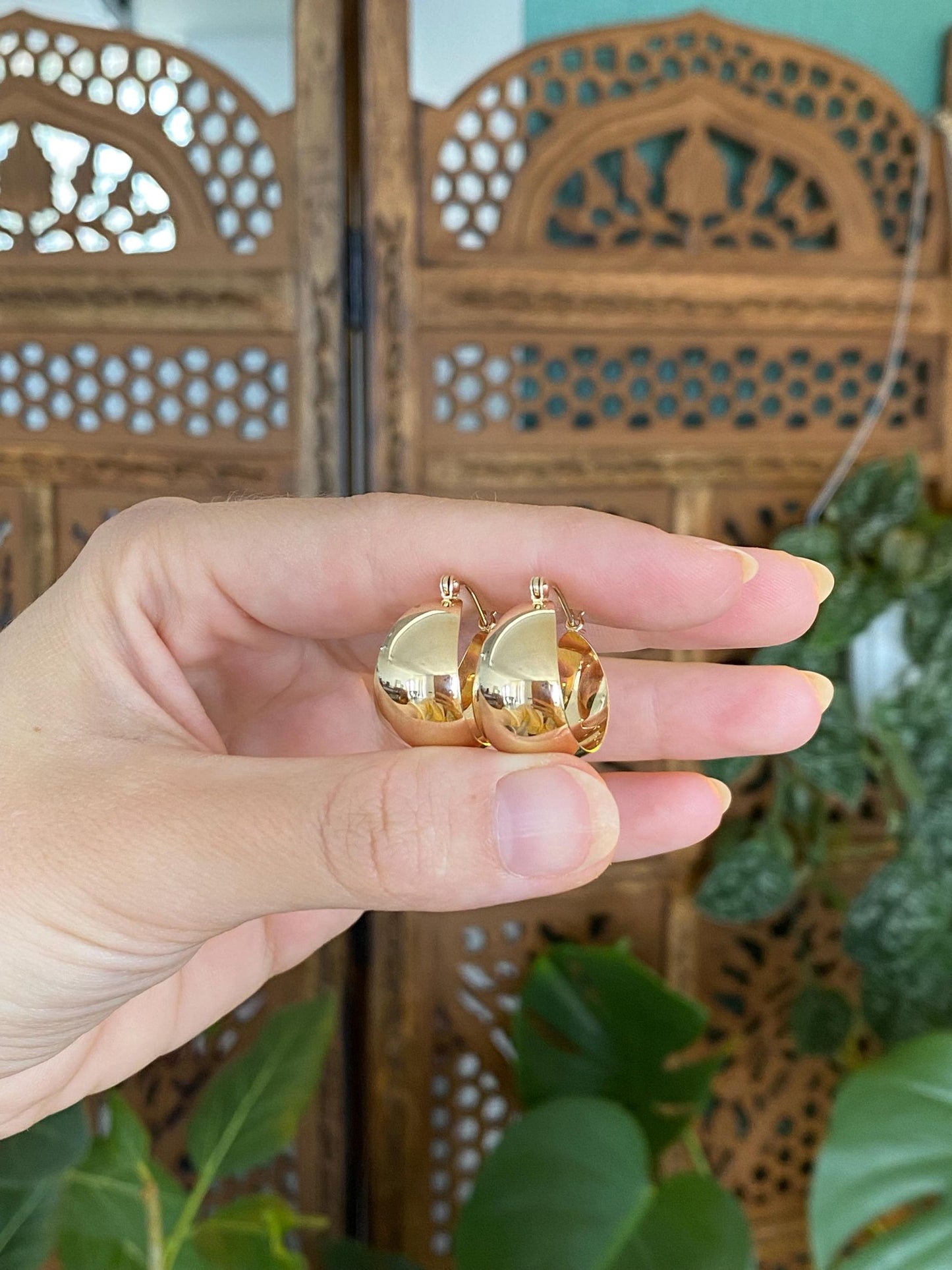 Vintage Solid 14k Yellow Gold Bucket Hoop Earrings