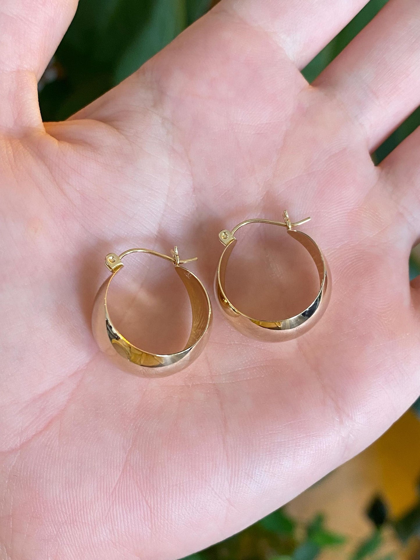 Vintage Solid 14k Yellow Gold Bucket Hoop Earrings