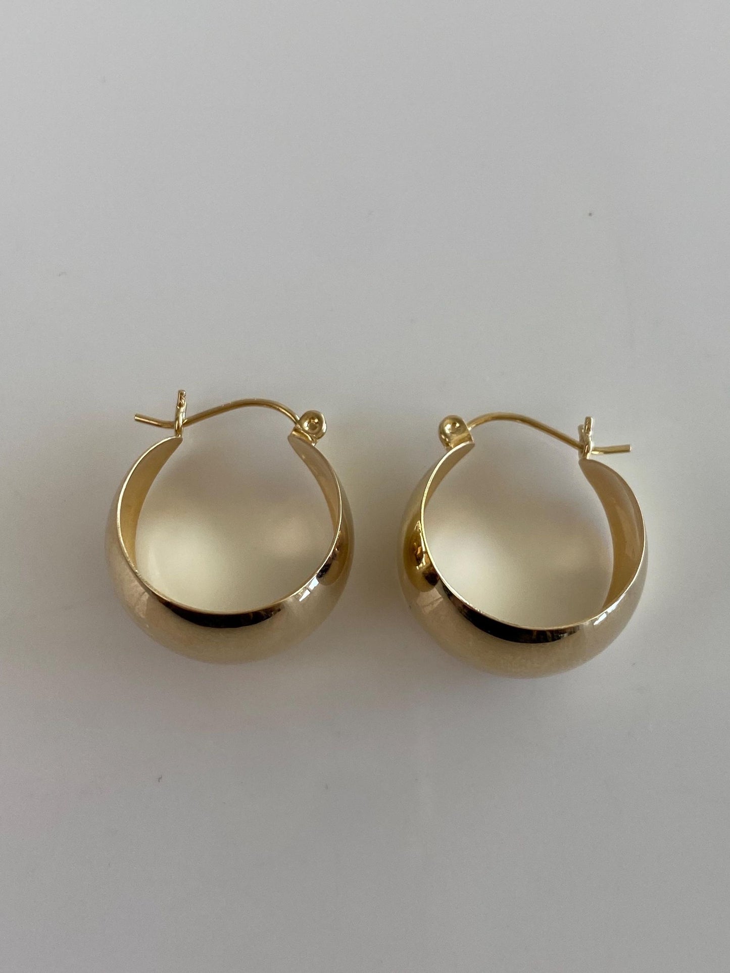 Vintage Solid 14k Yellow Gold Bucket Hoop Earrings