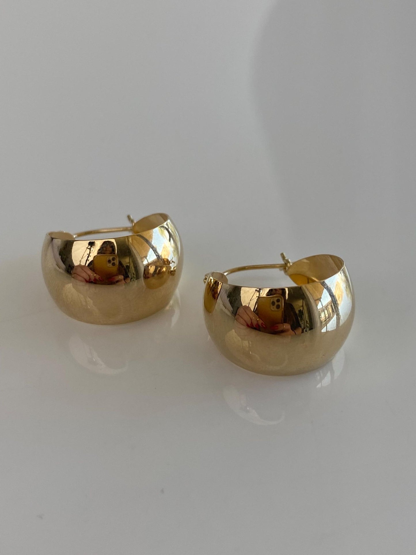 Vintage Solid 14k Yellow Gold Bucket Hoop Earrings