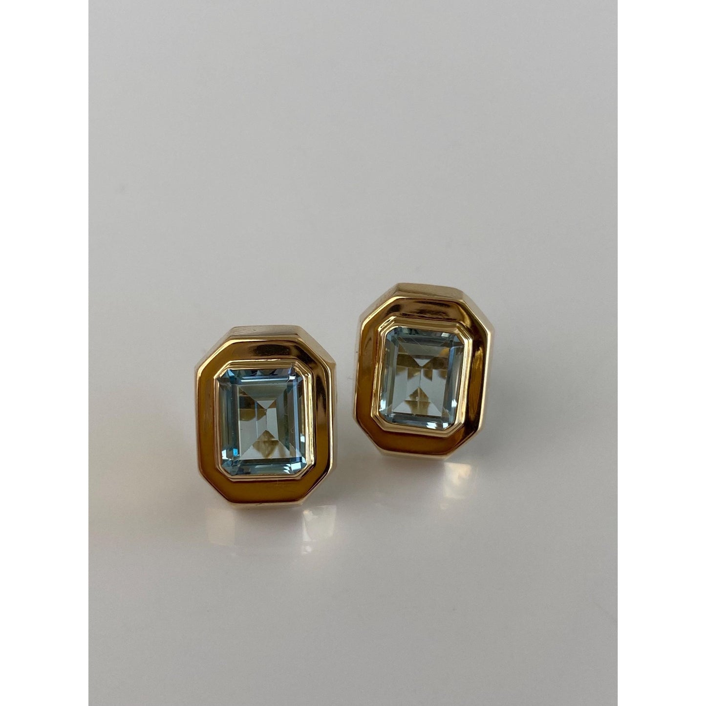 Vintage Solid 14k Yellow Gold Topaz Stud Earrings