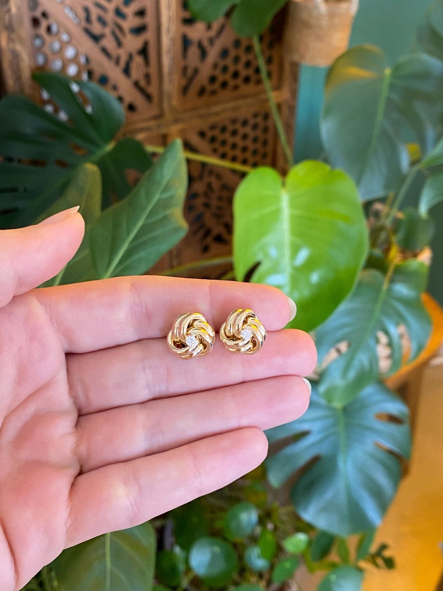 Vintage 14k Yellow Gold Diamond Knot Stud Earrings