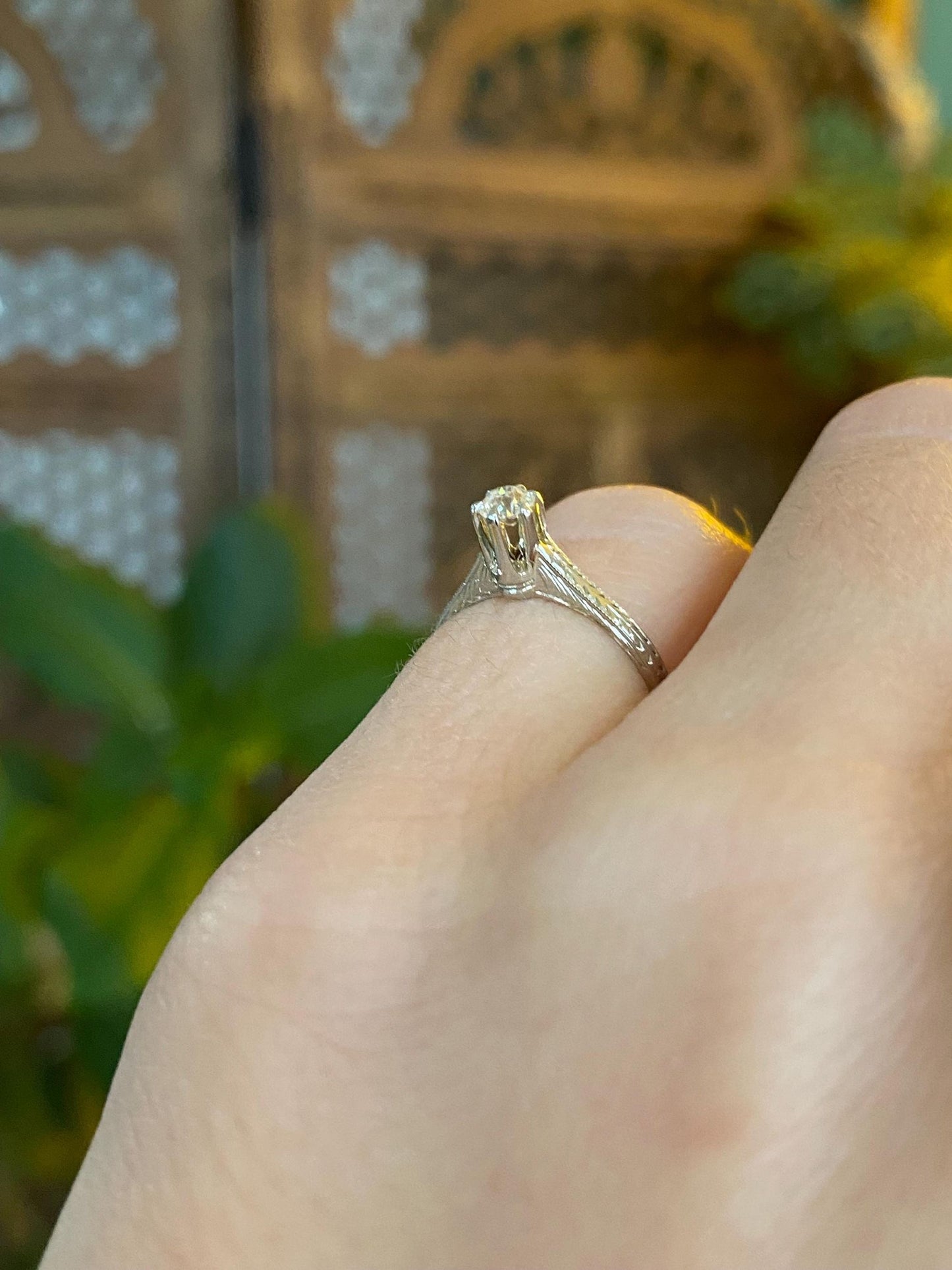 Vintage Solid 18k White Gold Diamond Designed Ring - Size 2.5