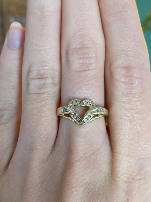 Vintage Solid 10k Yellow Gold Diamond Heart Ring - Size 6
