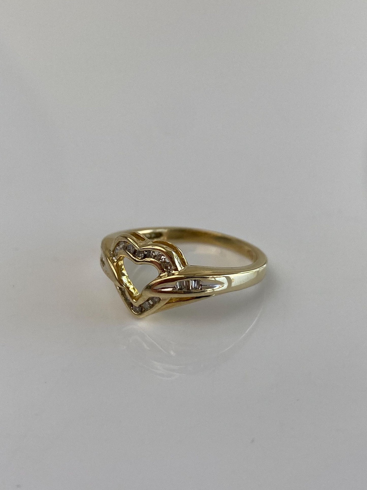 Vintage Solid 10k Yellow Gold Diamond Heart Ring - Size 6