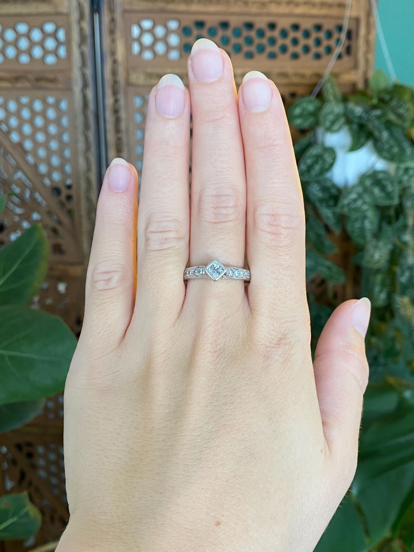 Vintage Solid Platinum Diamonds Designed Ring - Size 8.5