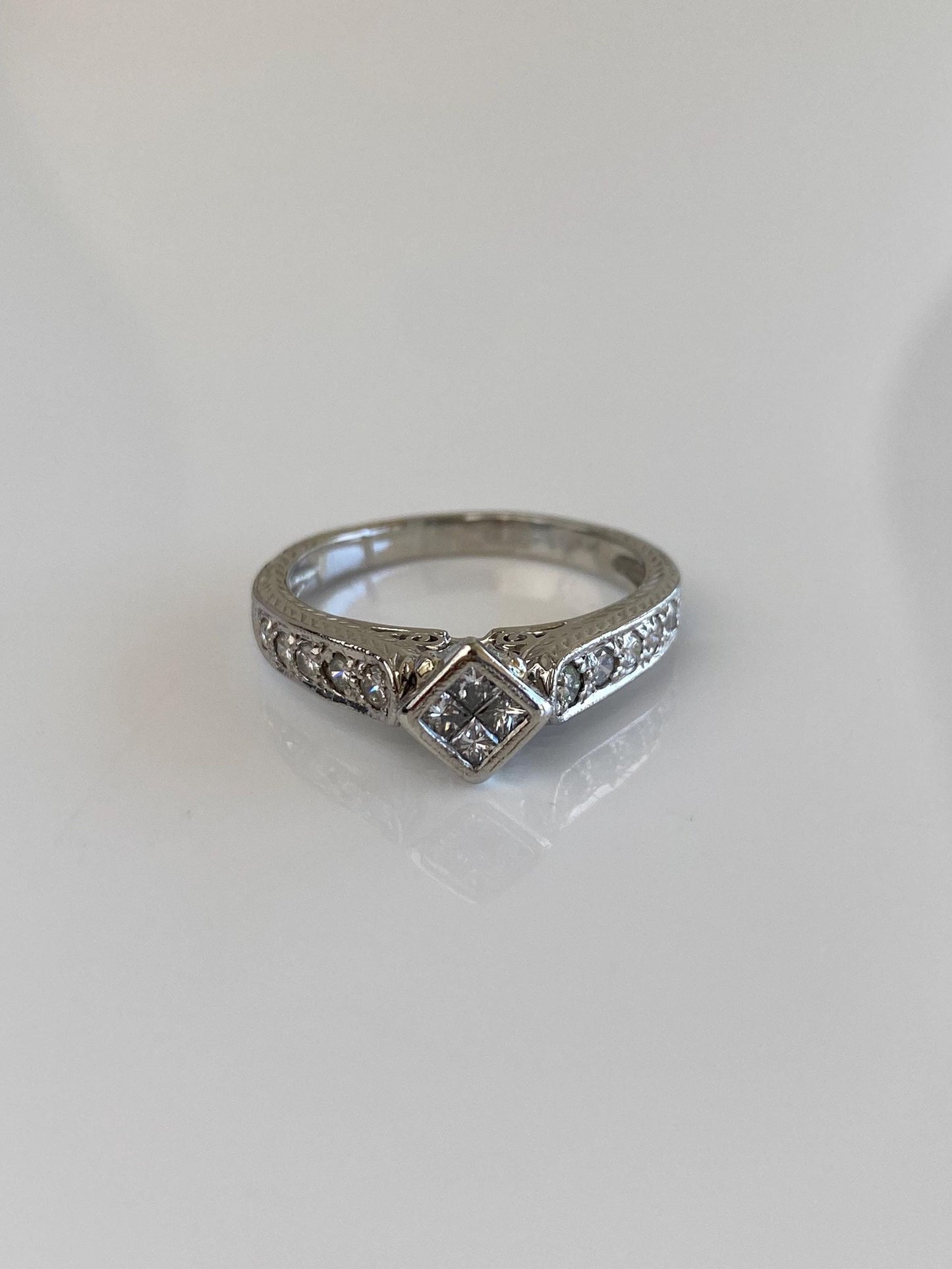Vintage Solid Platinum Diamonds Designed Ring - Size 8.5