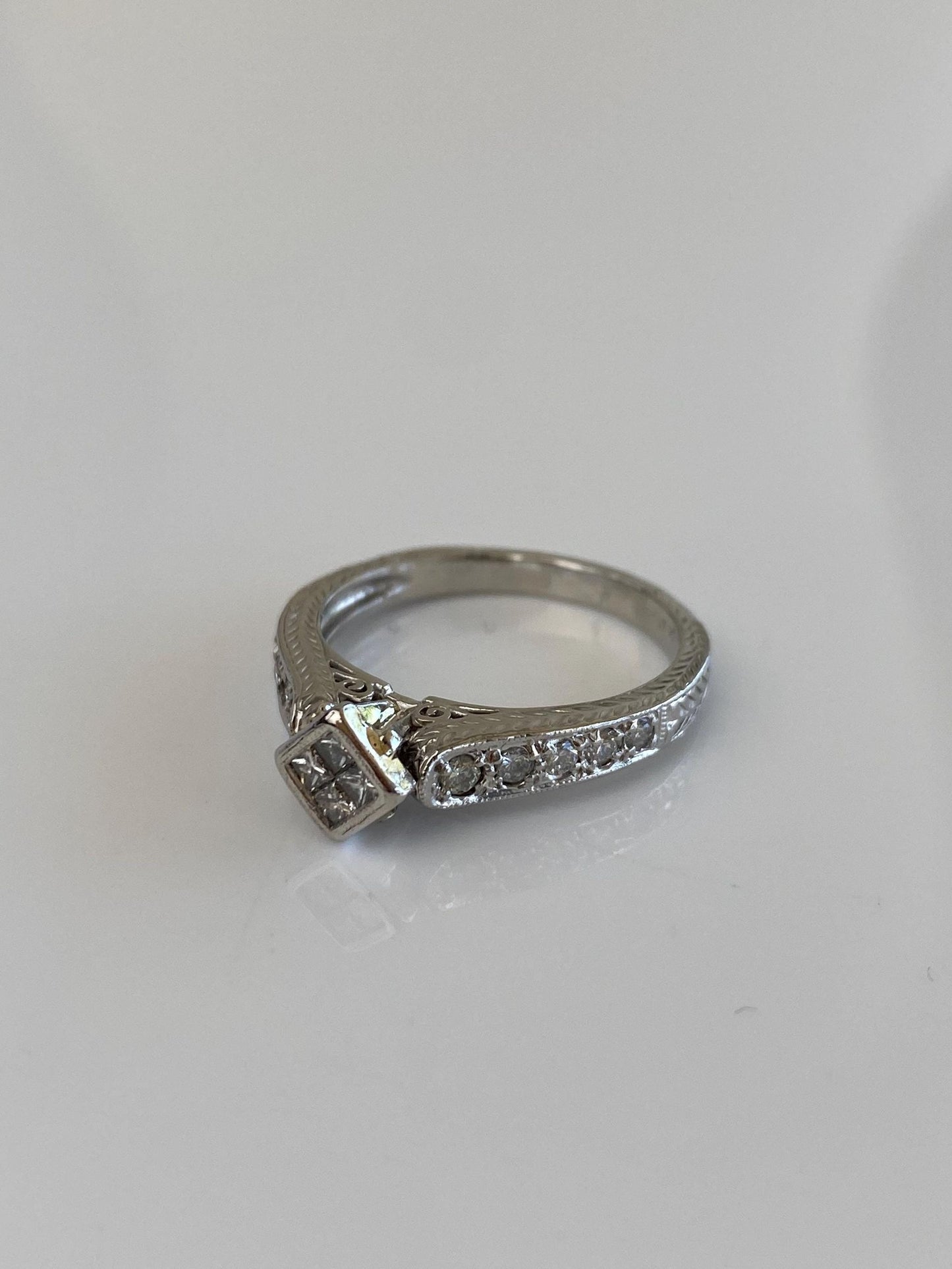 Vintage Solid Platinum Diamonds Designed Ring - Size 8.5