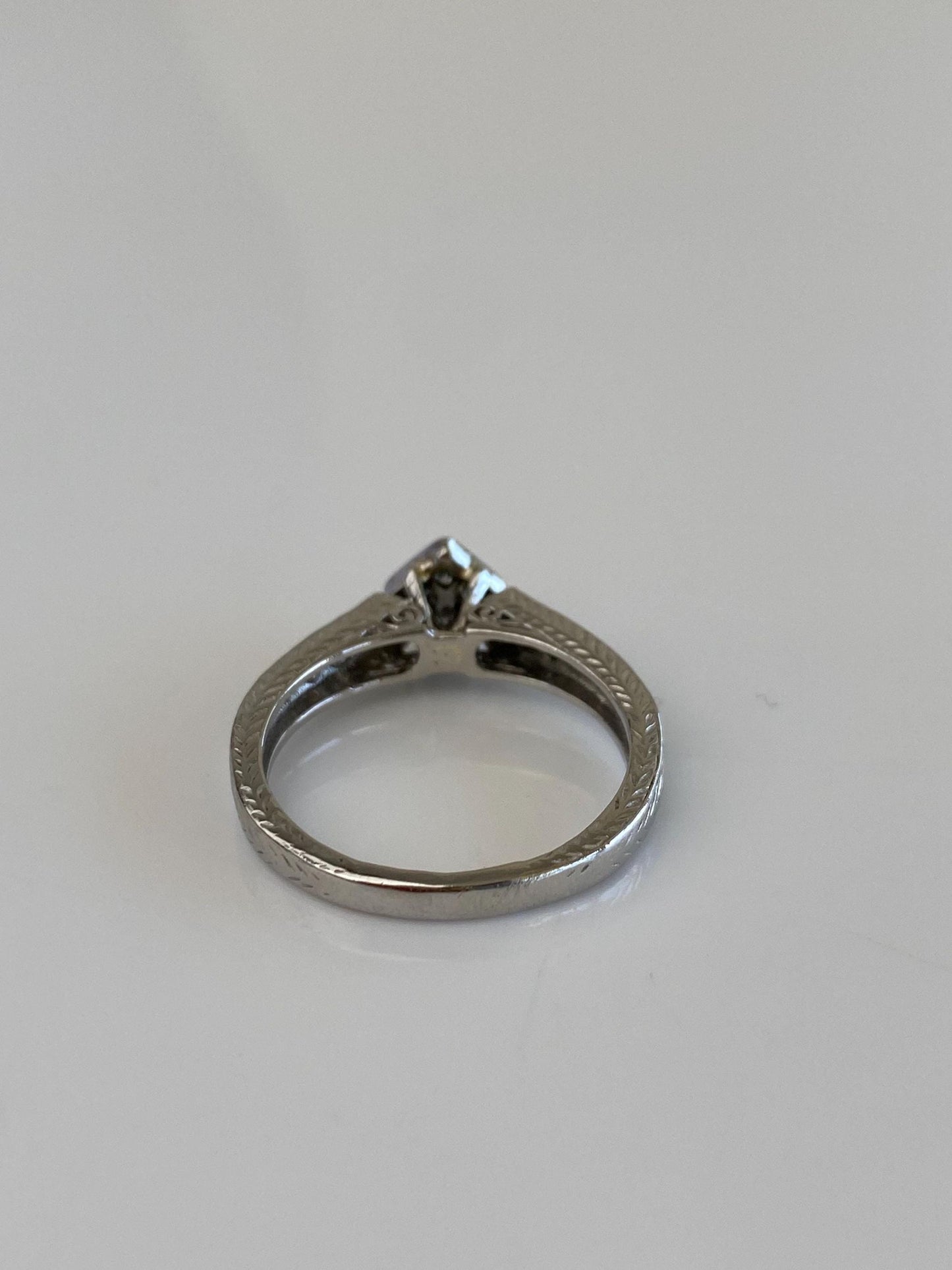 Vintage Solid Platinum Diamonds Designed Ring - Size 8.5