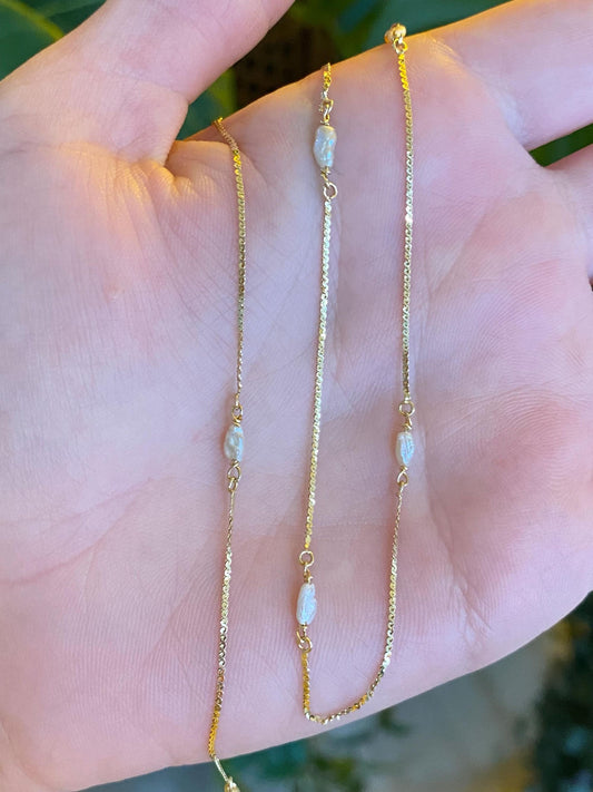 Vintage Solid 14k Yellow Gold Pearl Station Serpentine Chain Necklace - 16.75 inches