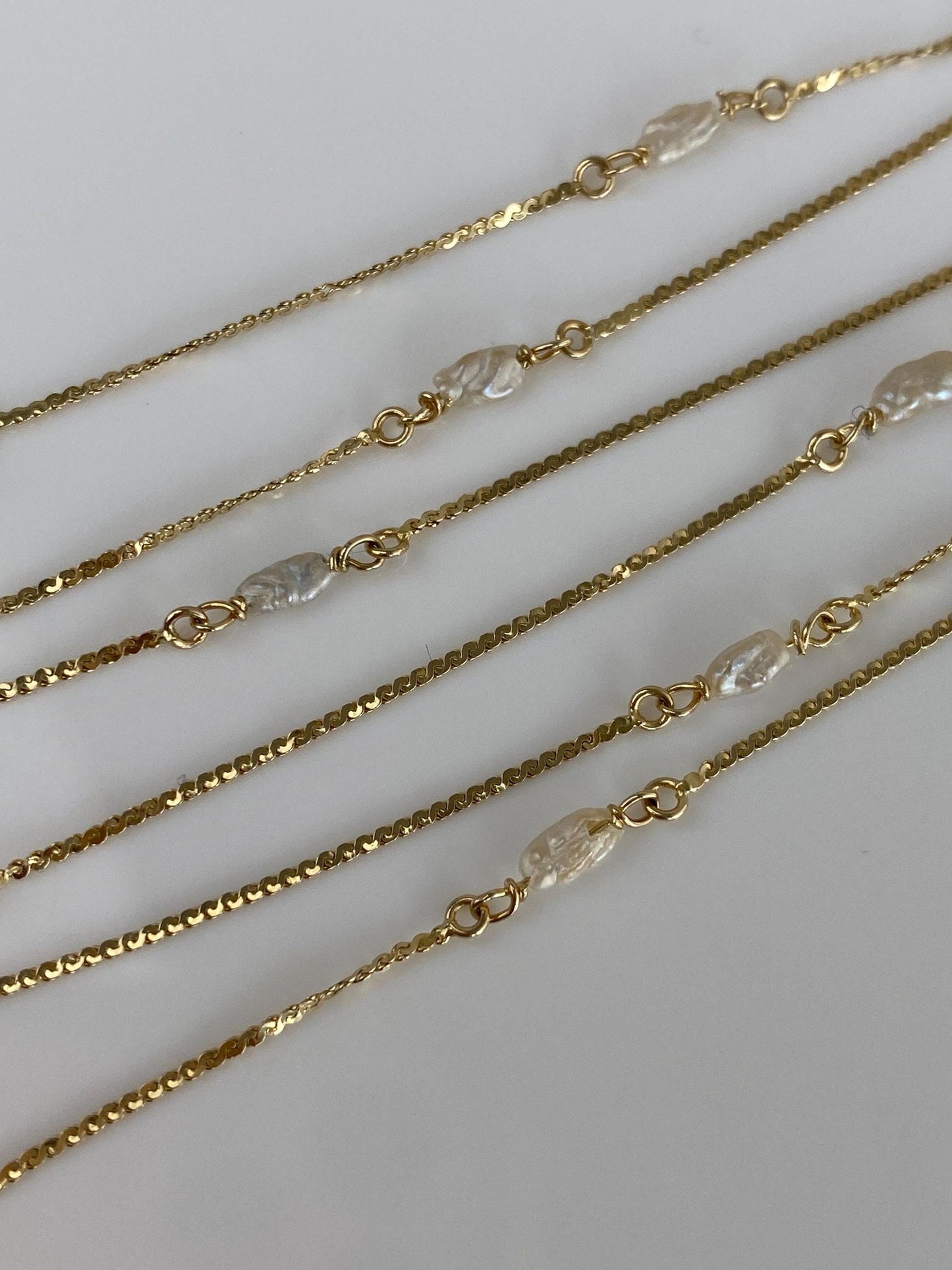 Vintage Solid 14k Yellow Gold Pearl Station Serpentine Chain Necklace - 16.75 inches