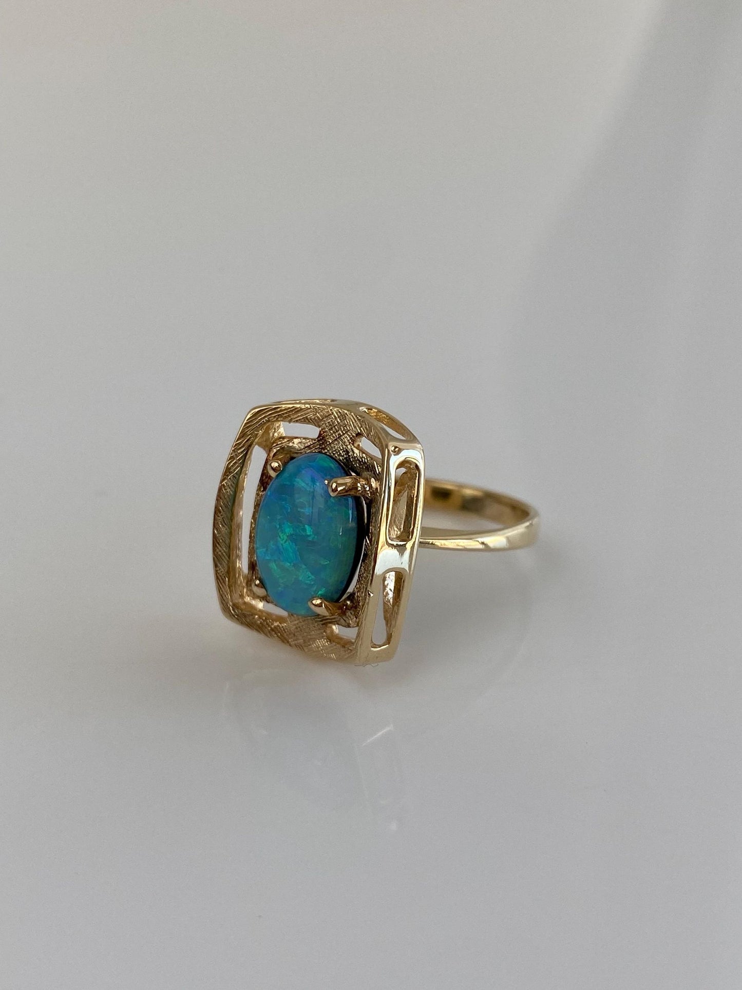 Vintage Solid 14k Yellow Gold Opal Ring - Size 5