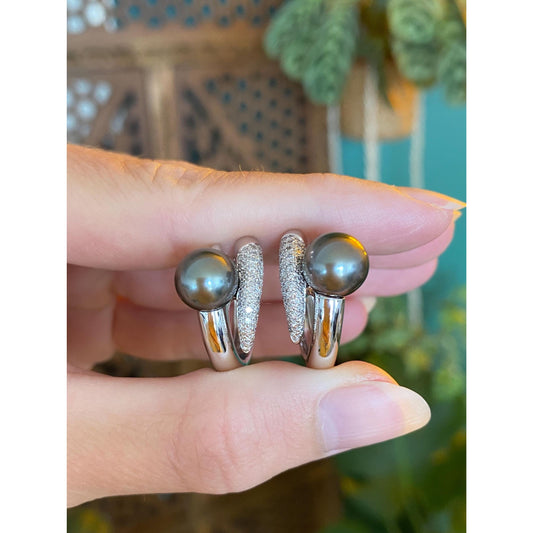 Vintage Solid 18k White Gold Diamond Peacock Pearl Hoop Earrings