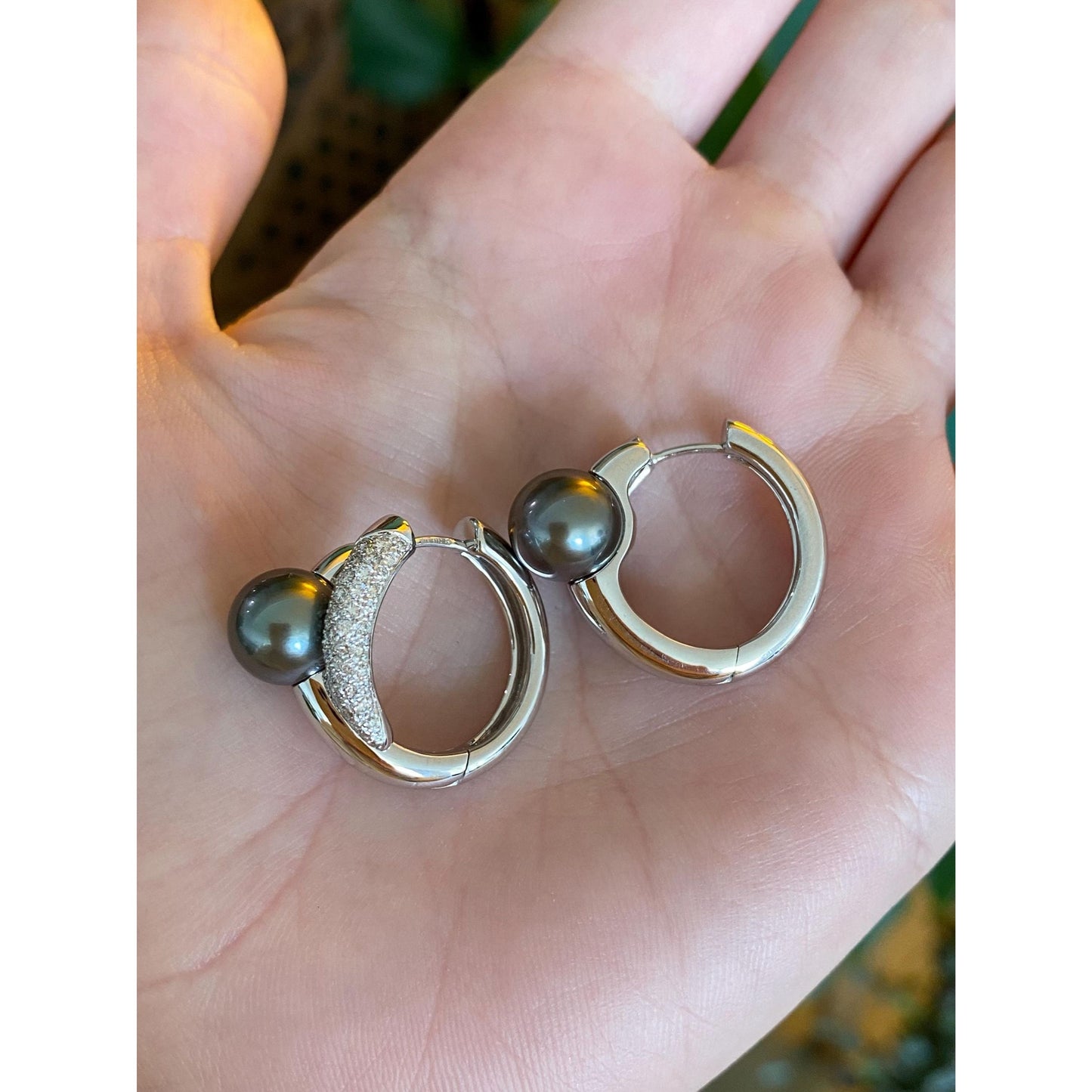 Vintage Solid 18k White Gold Diamond Peacock Pearl Hoop Earrings