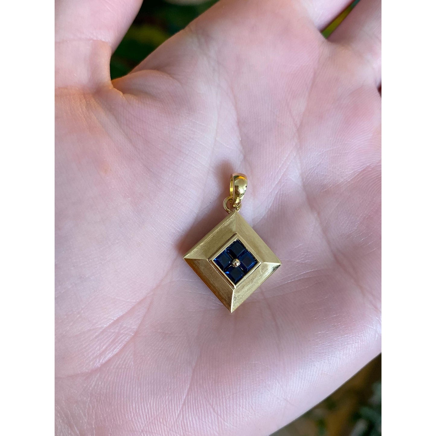Vintage Solid 18k Yellow Gold Blue Sapphire Square Charm