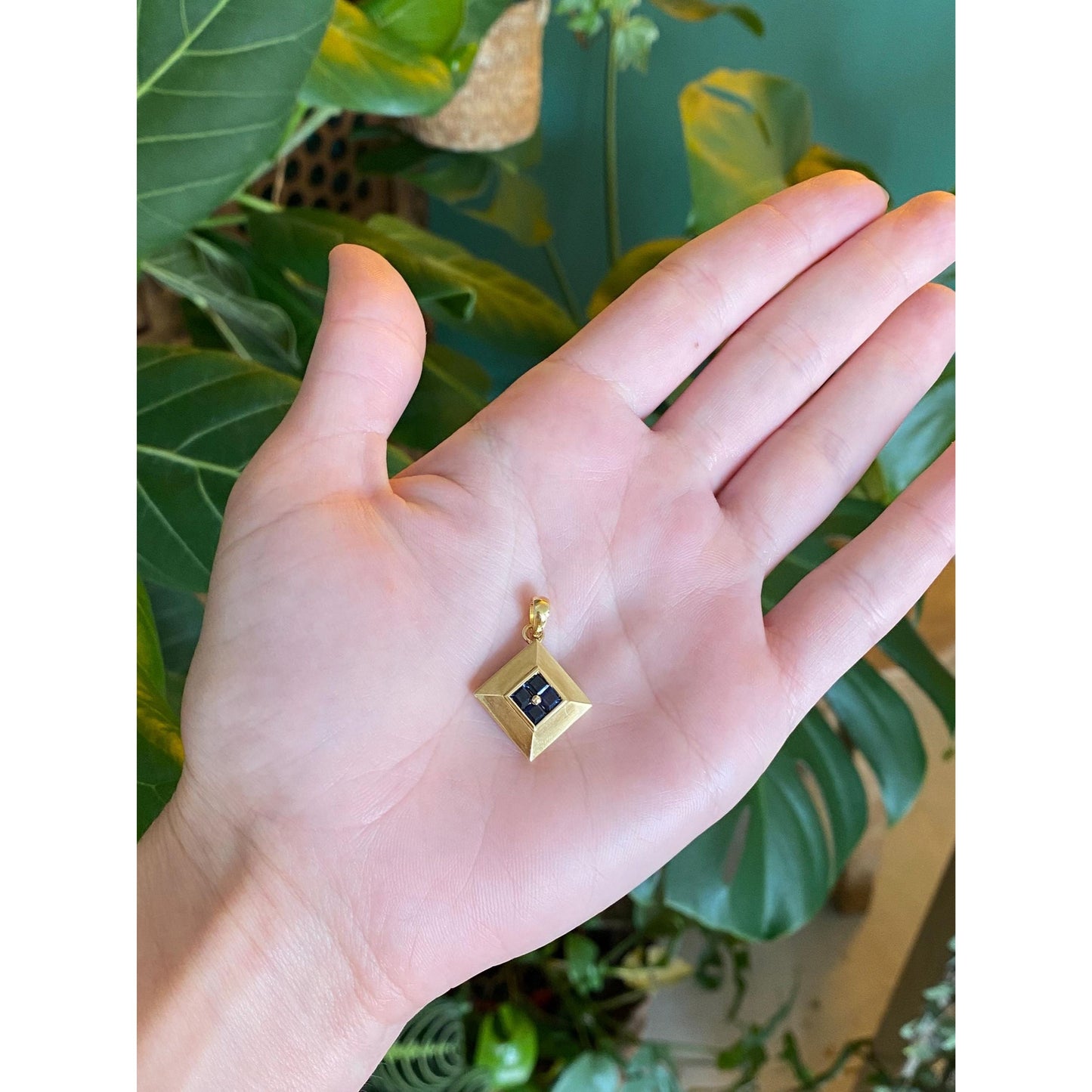 Vintage Solid 18k Yellow Gold Blue Sapphire Square Charm