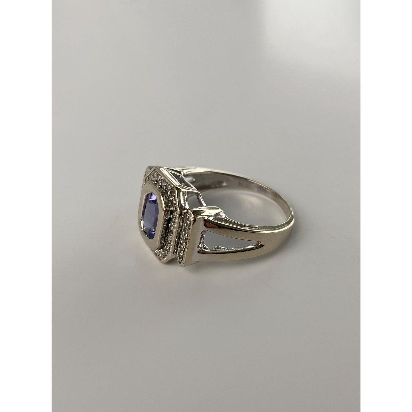 Solid 14k White Gold Tanzanite Diamond Ring - Size 7.75