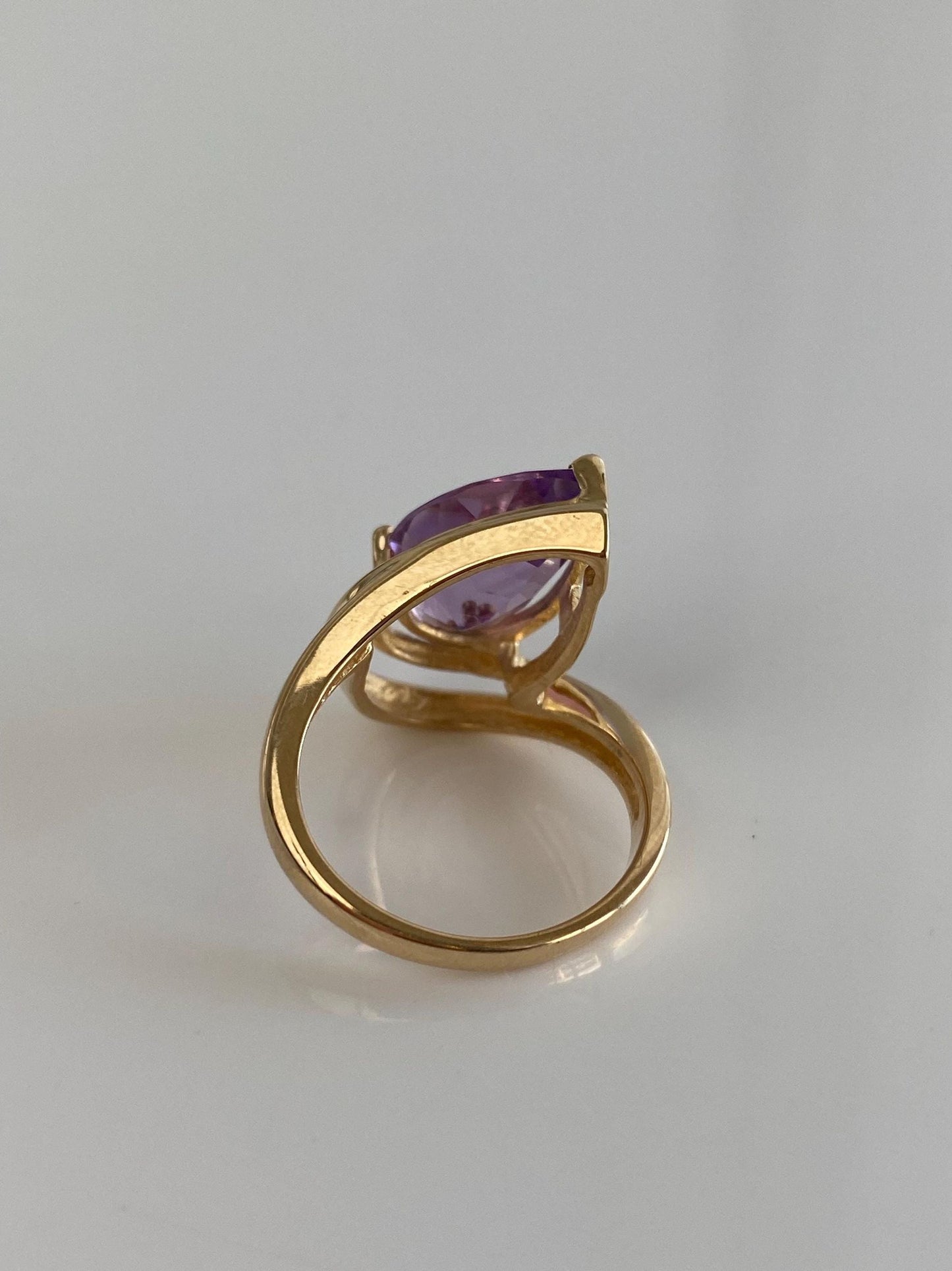 Vintage Solid 14k Yellow Gold Amethyst Teardrop Twist Ring - Size 6