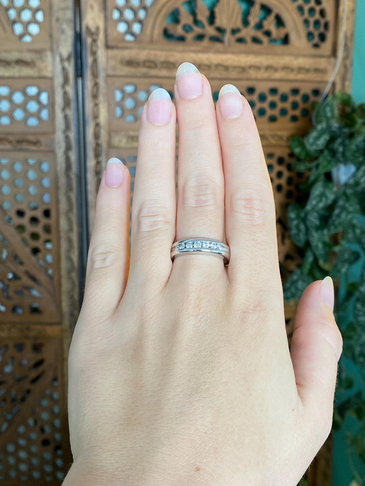 Vintage Solid Platinum Diamonds Ring Band - Size 9.5