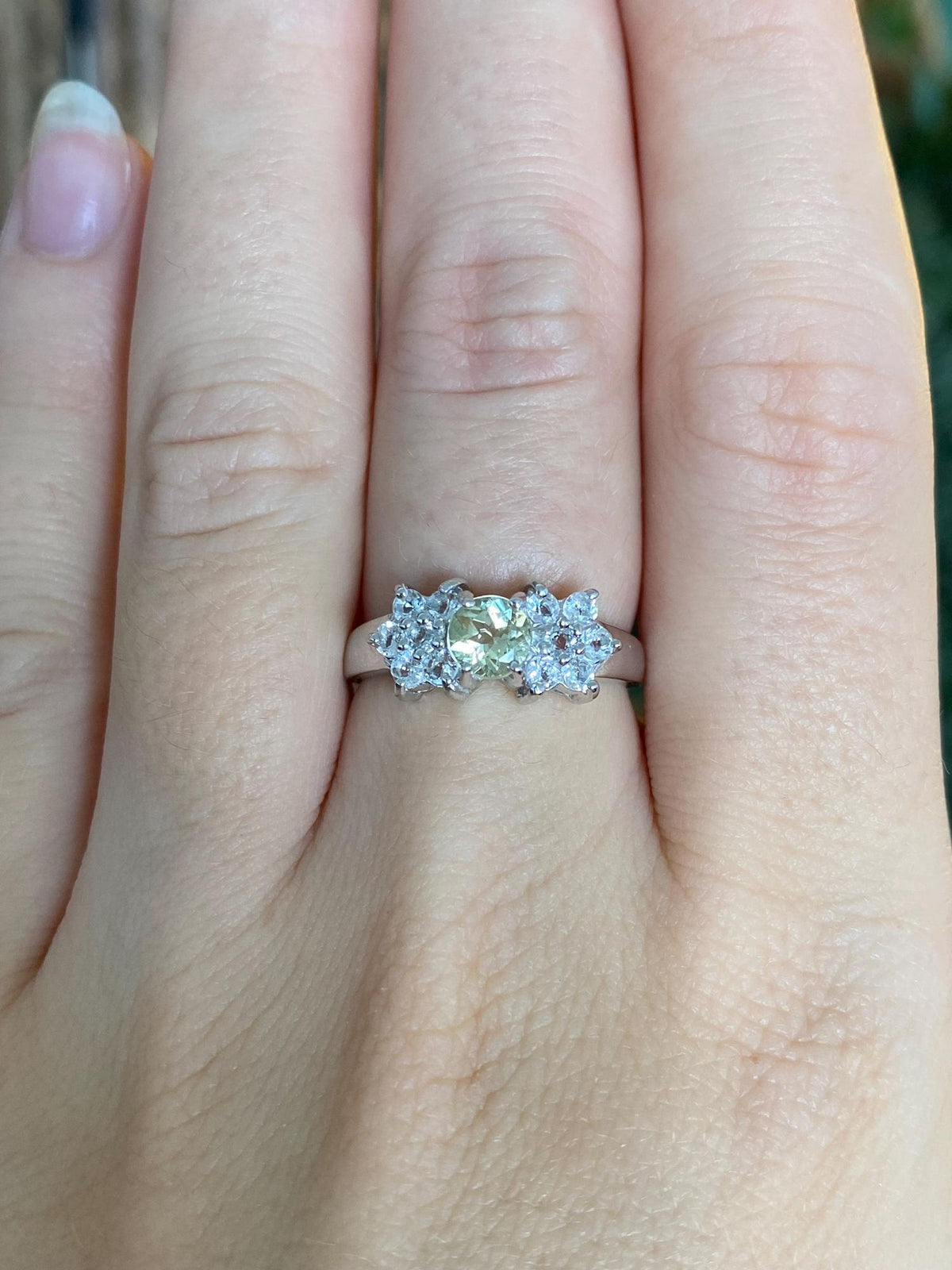 Vintage Solid 14k White Gold Light Green Quartz Clear Spinel Ring - Size 6.75
