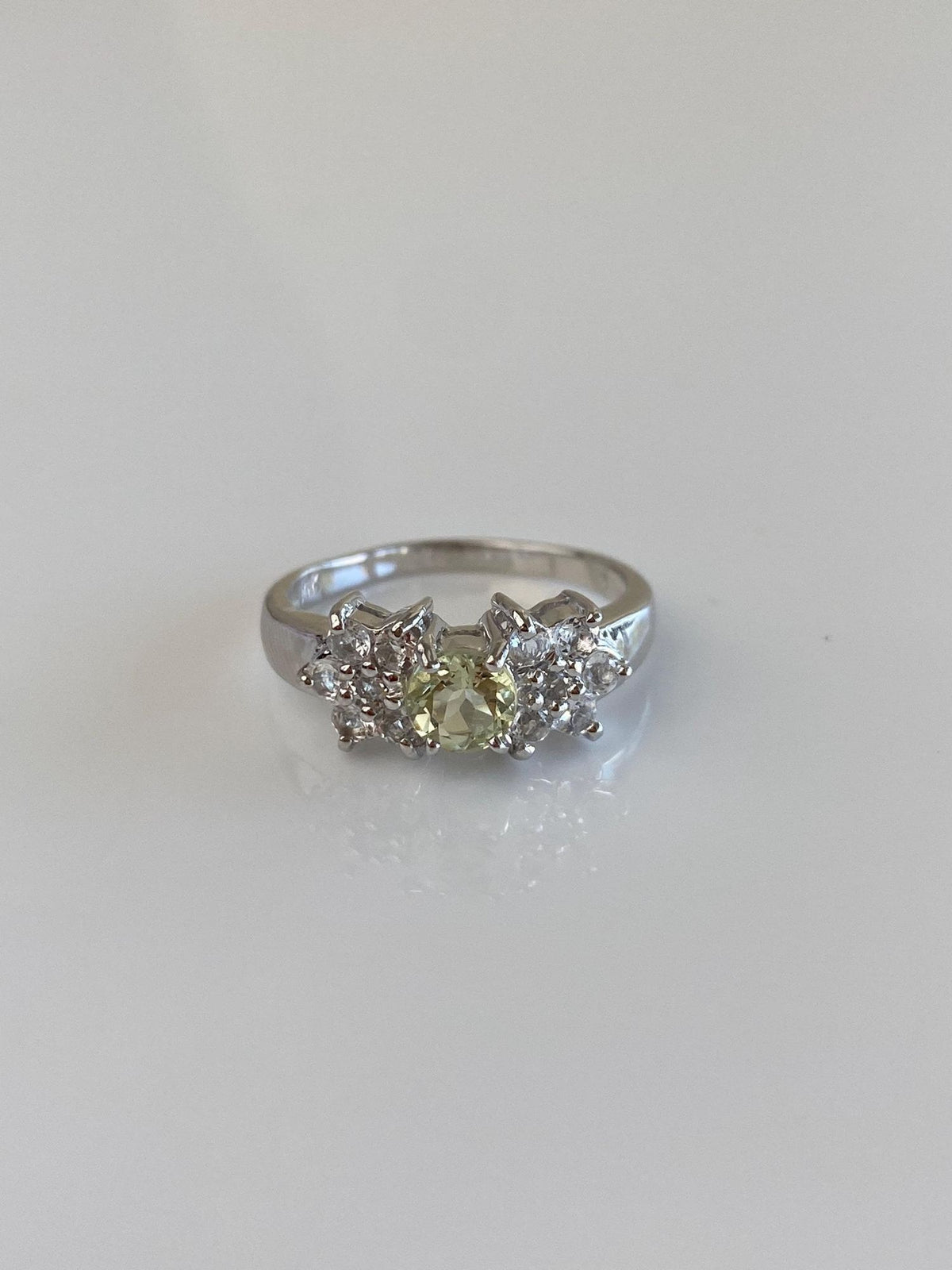 Vintage Solid 14k White Gold Light Green Quartz Clear Spinel Ring - Size 6.75