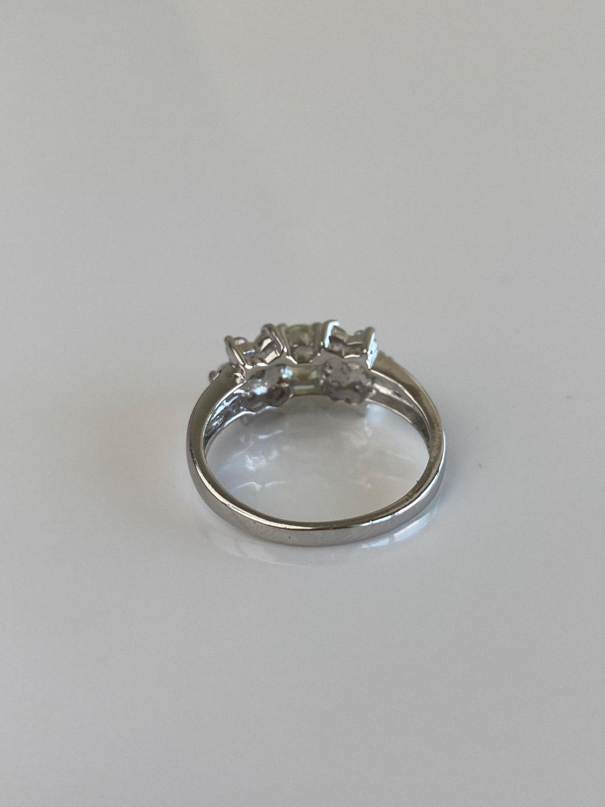 Vintage Solid 14k White Gold Light Green Quartz Clear Spinel Ring - Size 6.75